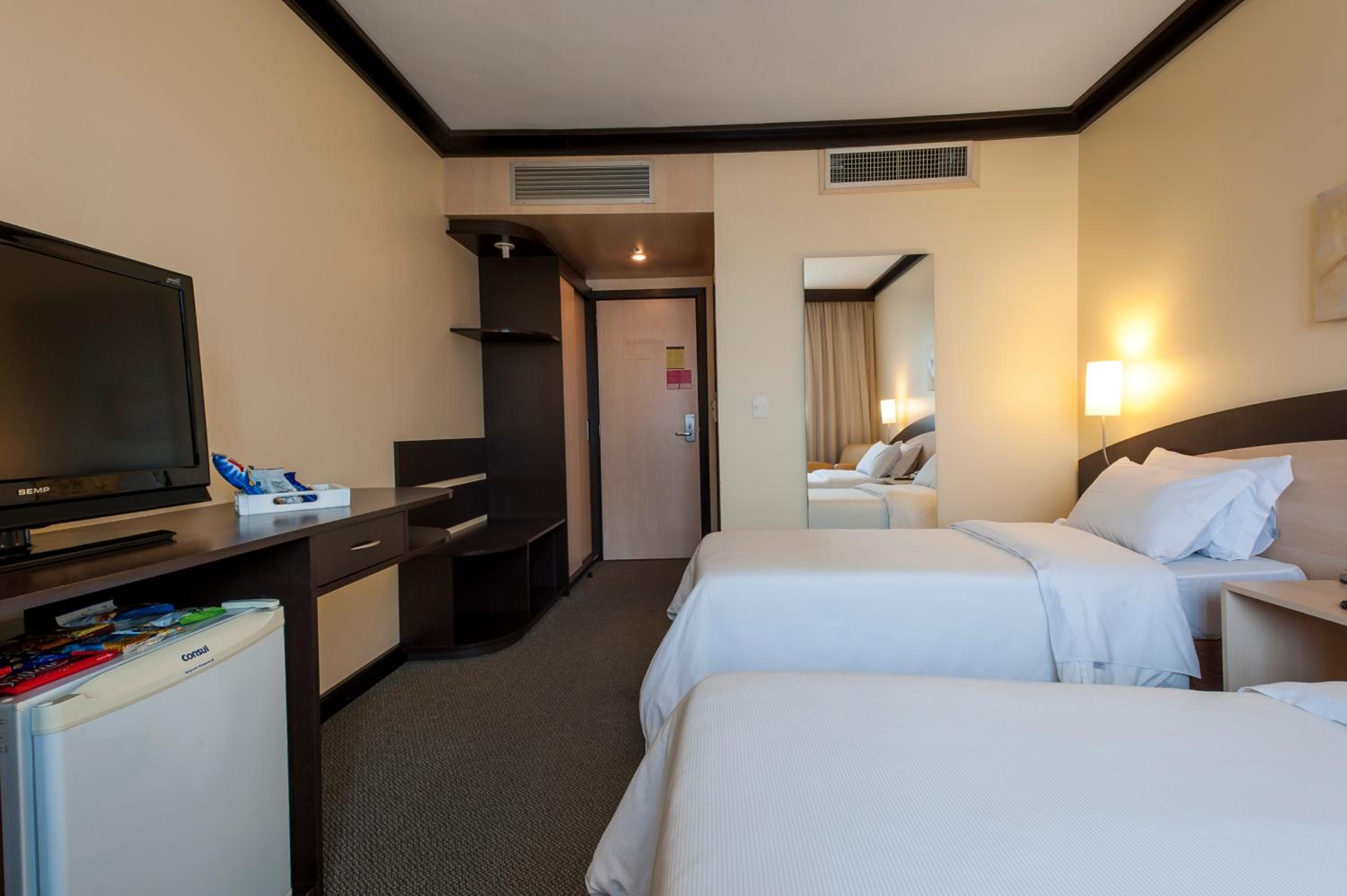 Standard Twin Room - Photo 3
