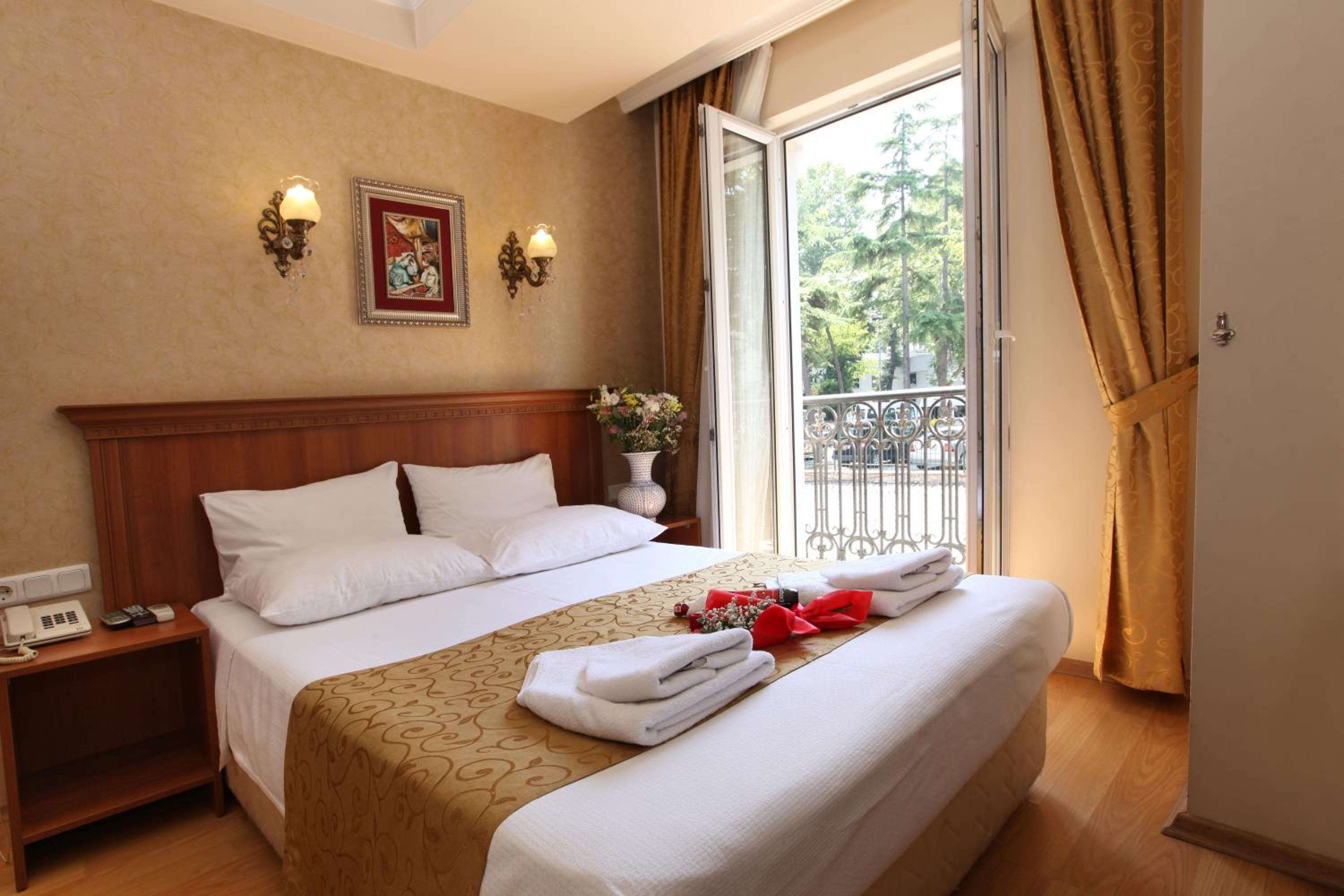 Standard Double or Twin Room photo 3