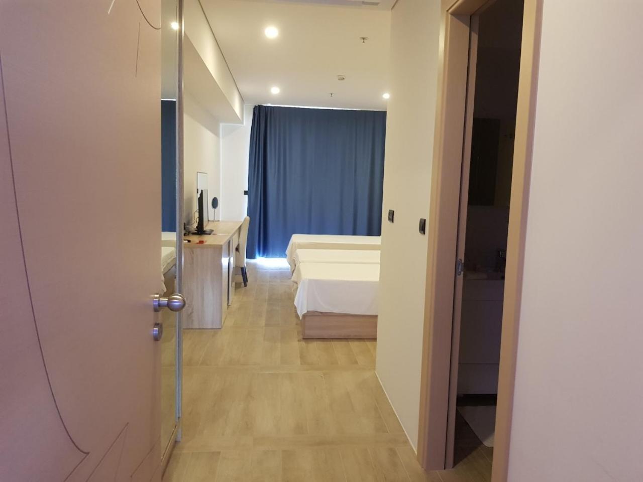 Twin Room with Sea View photo 3