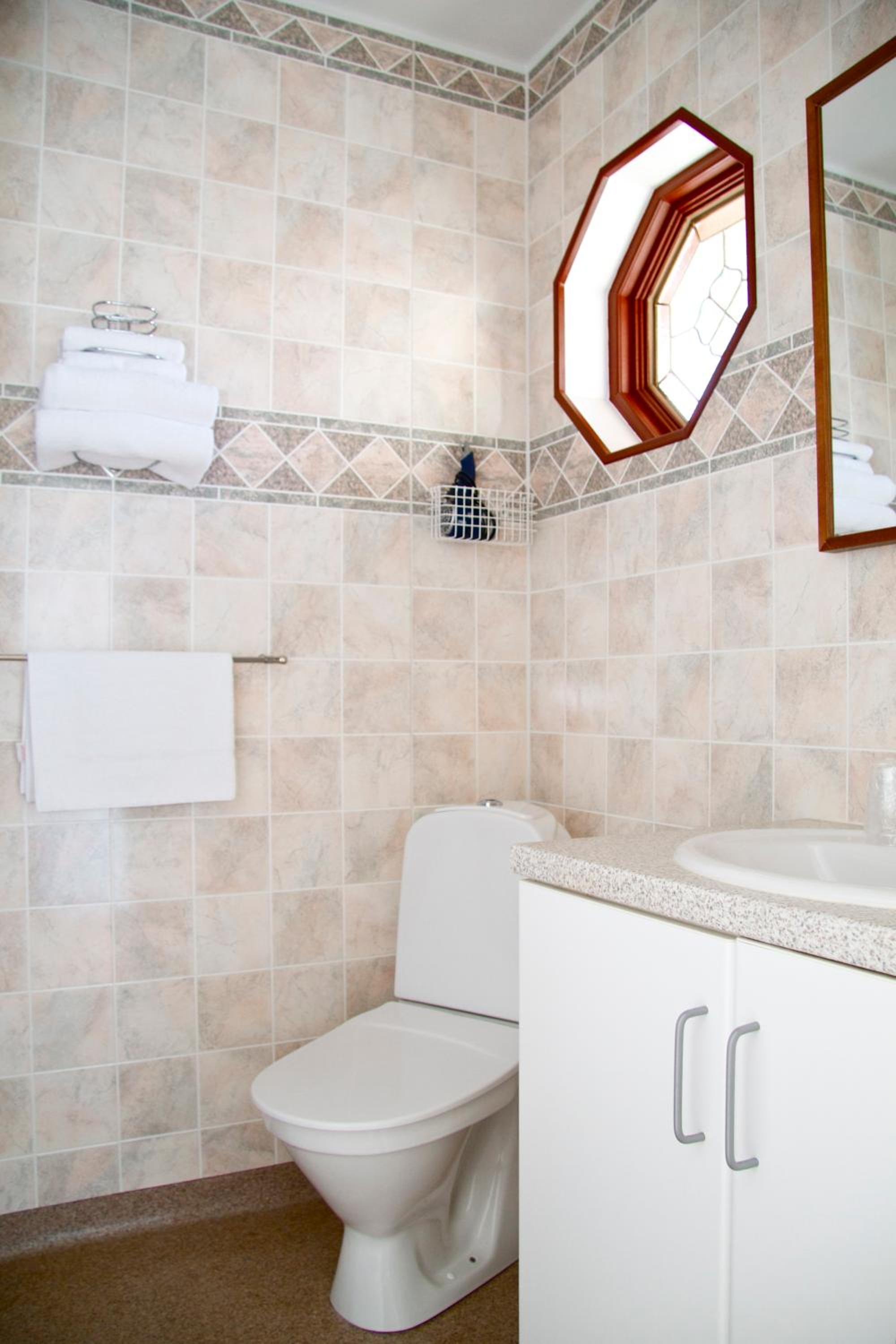 Double or Twin Room - Photo 8