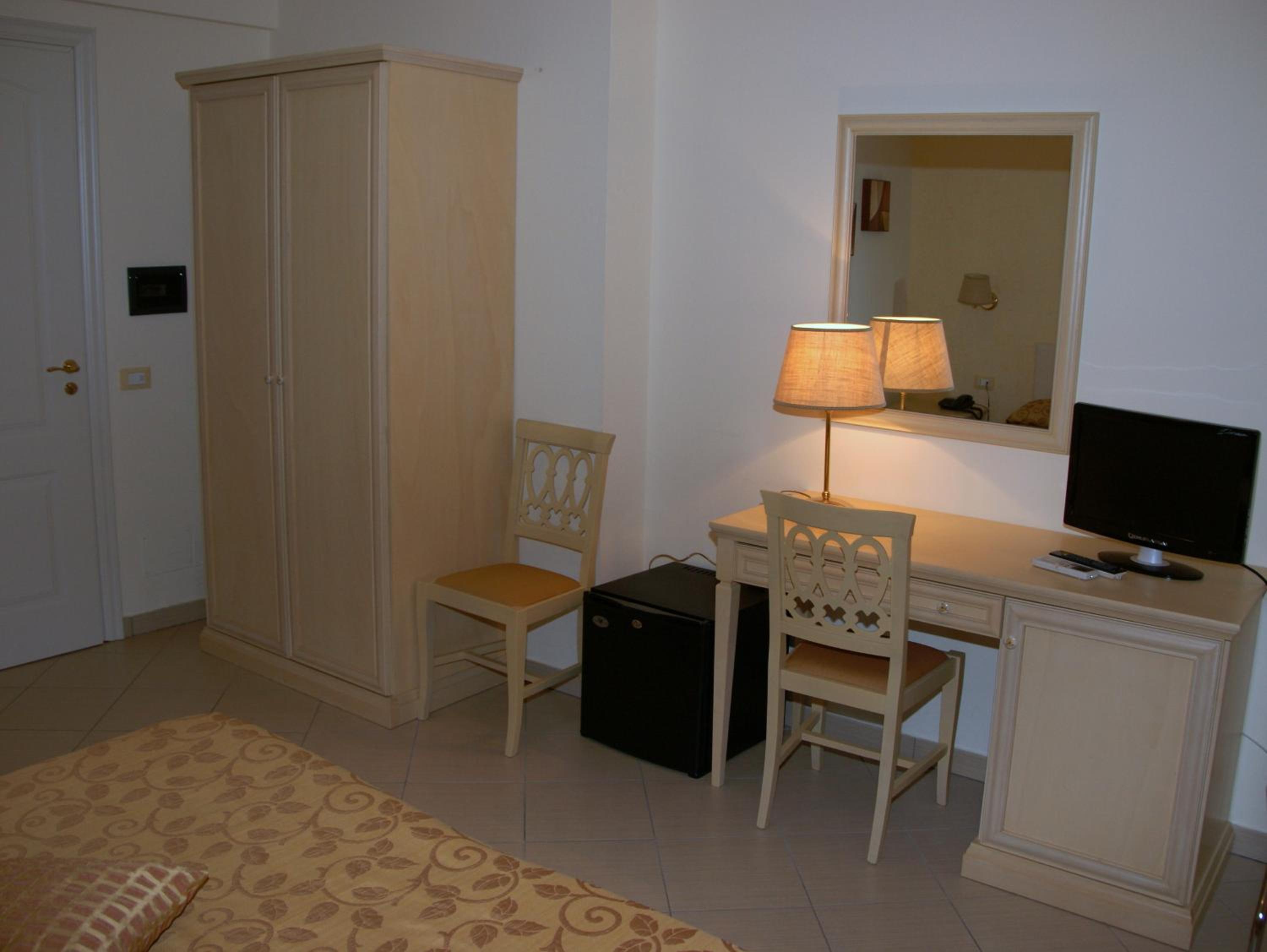 Double or Twin Room photo 2