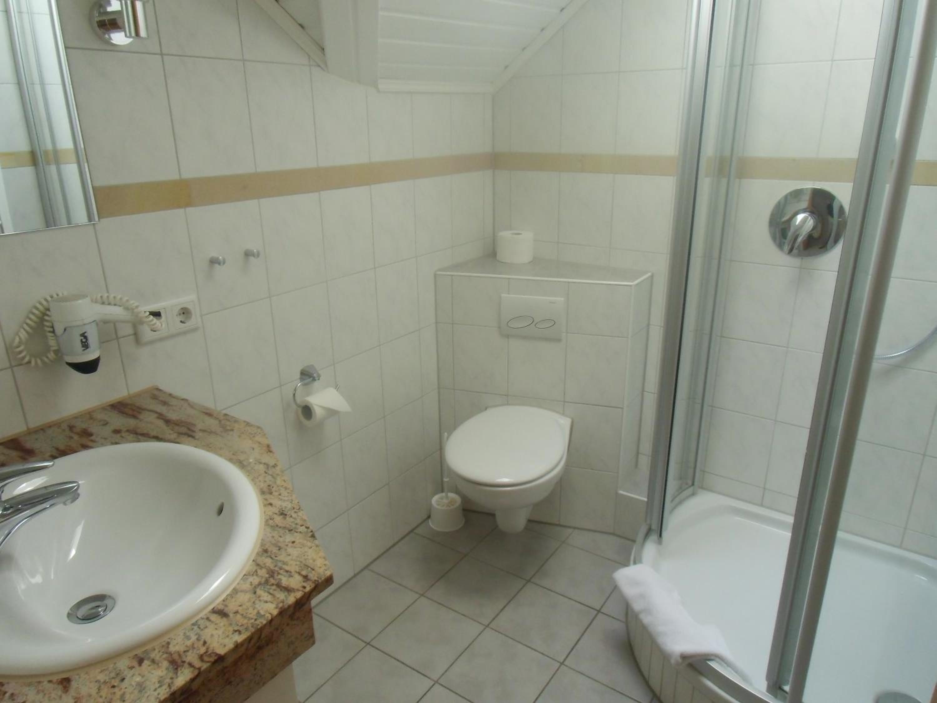 Basic Single Room photo 3