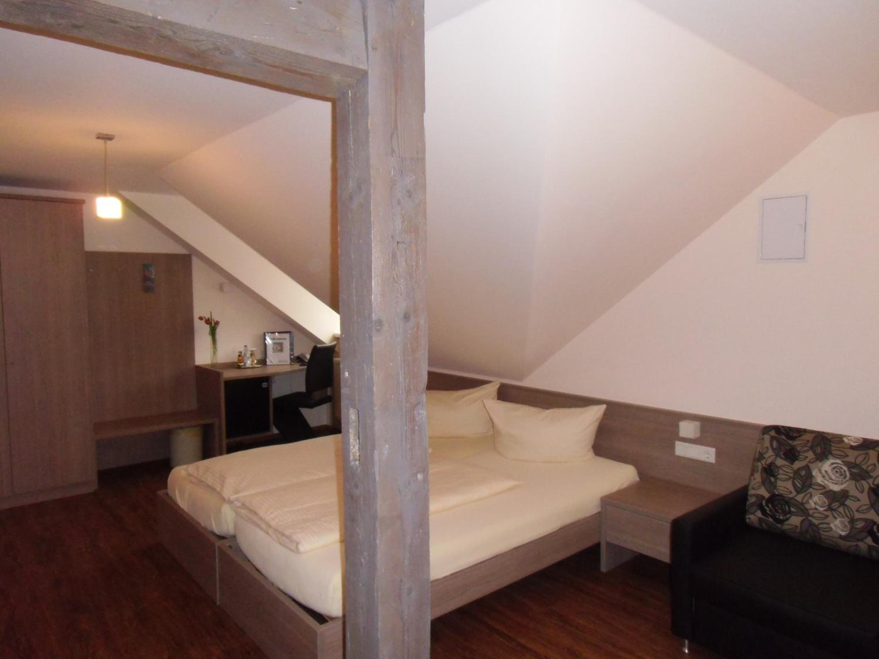 Standard Double Room - Photo 4