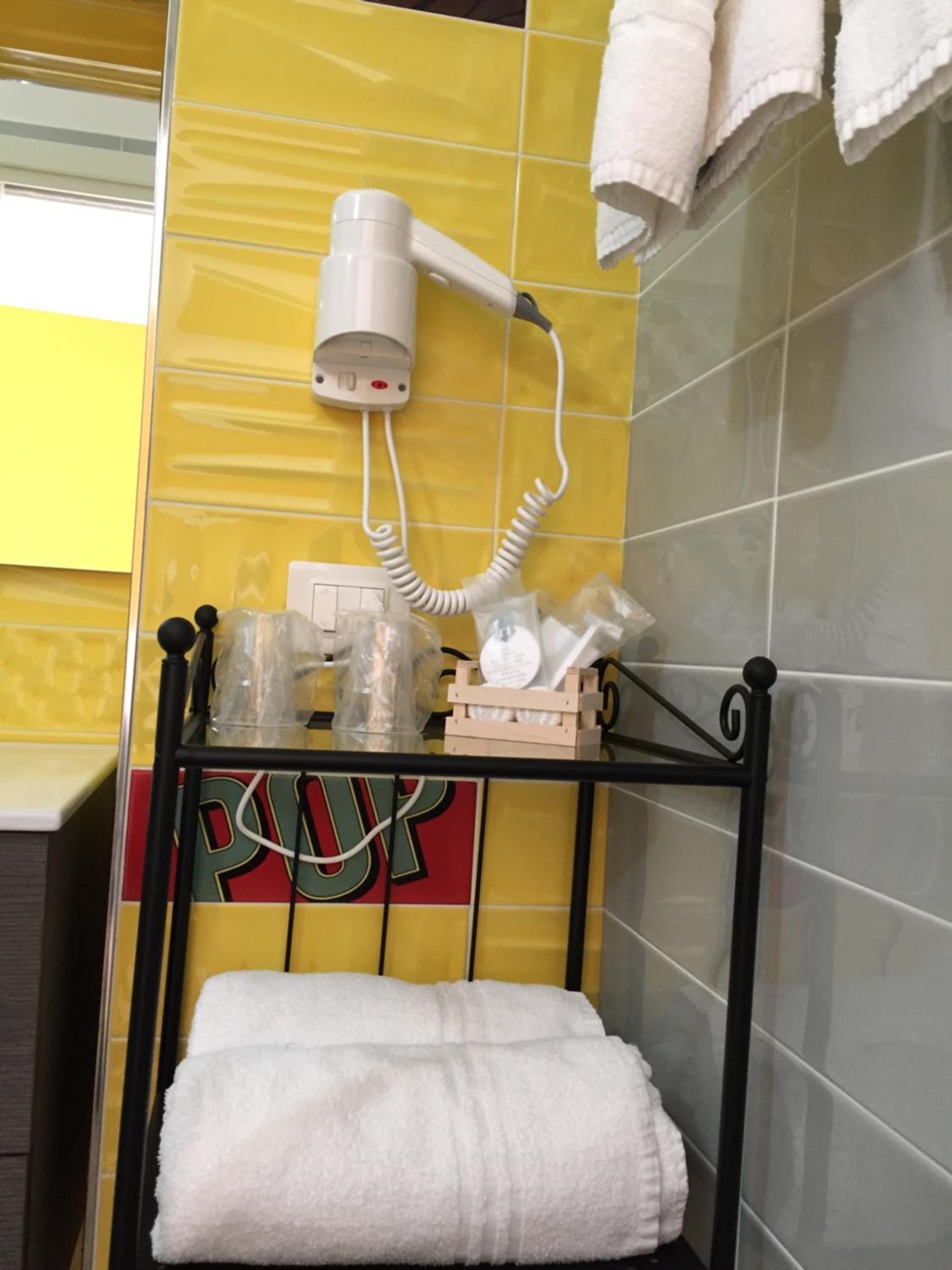 Deluxe Double or Twin Room - Photo 5
