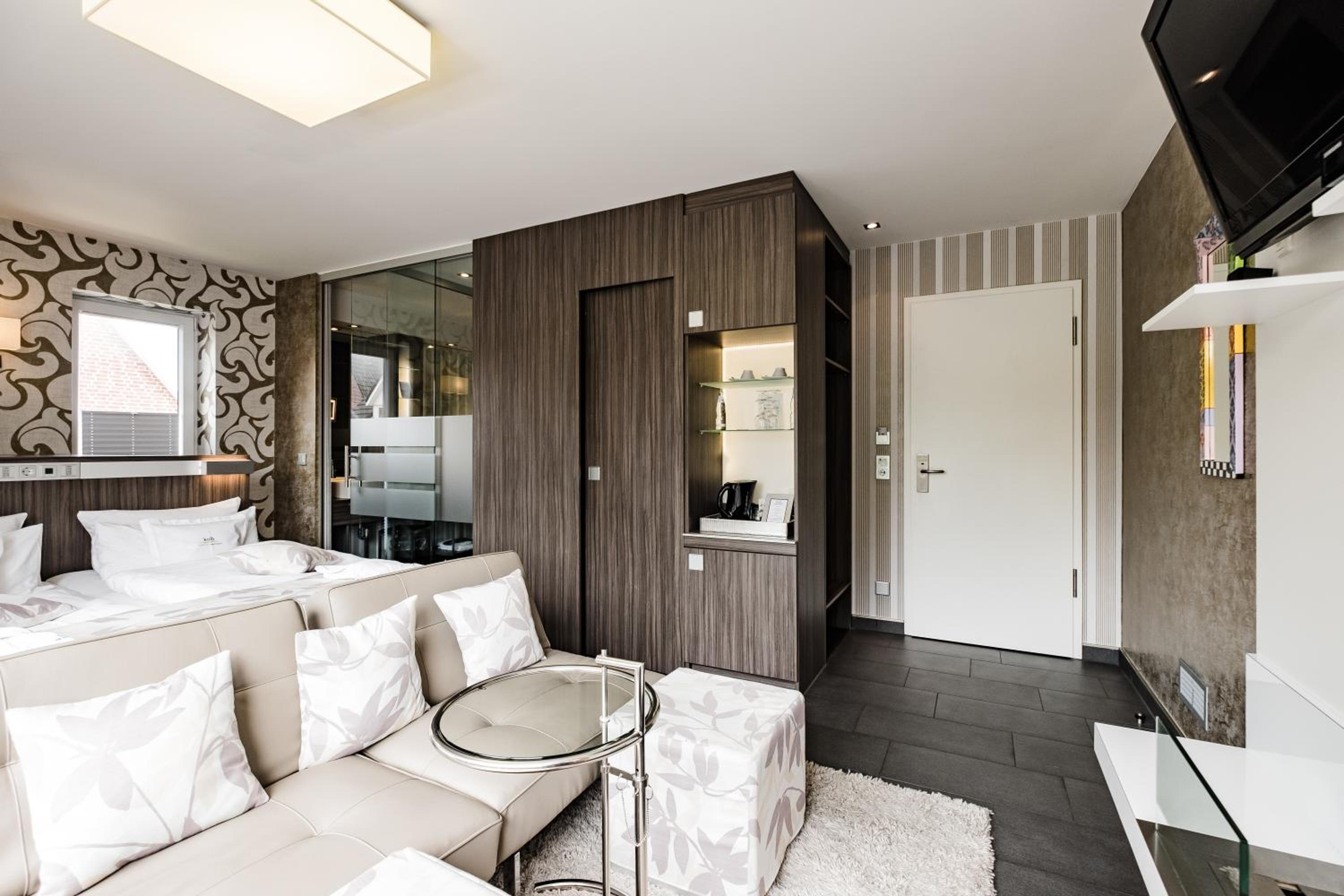 Junior Suite with Terrace - Photo 8