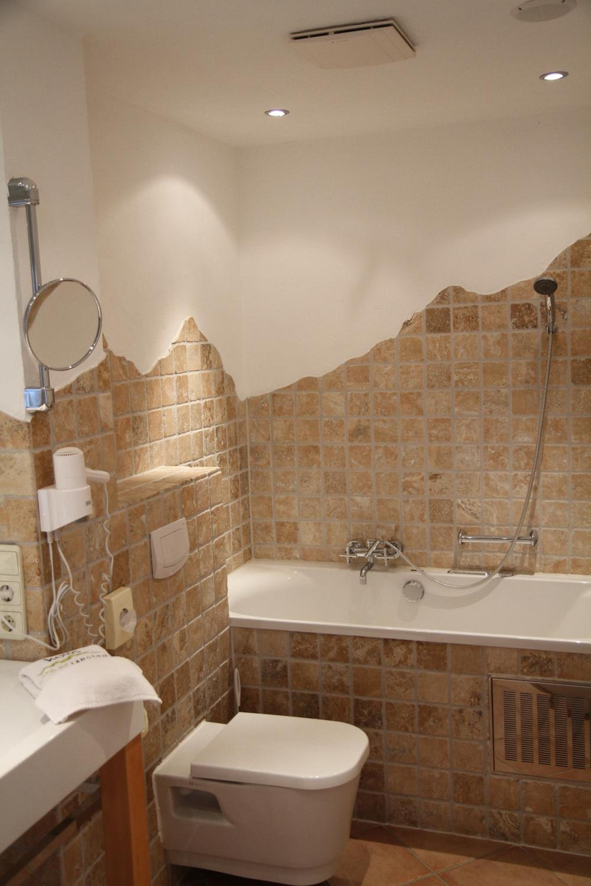 Suite thumbnail 5