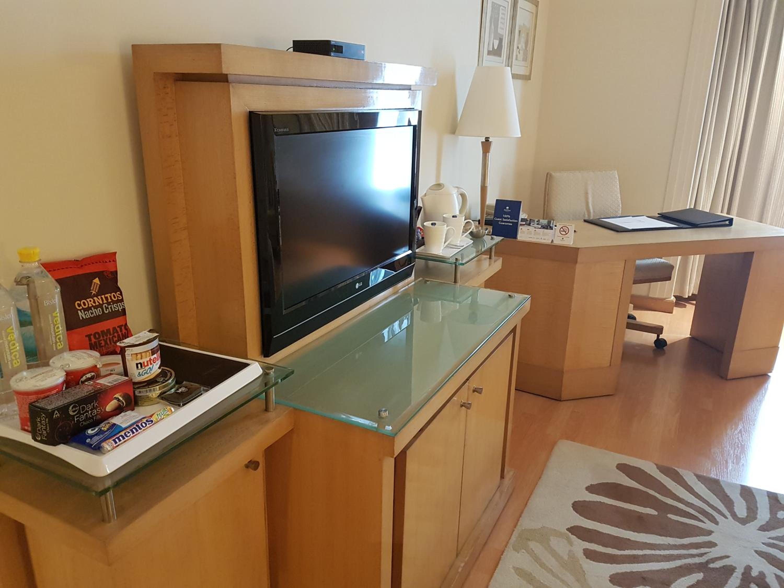 Deluxe Plaza Room with 20% disc on food and beverage at The Great Kebab Factory  - Photo 9