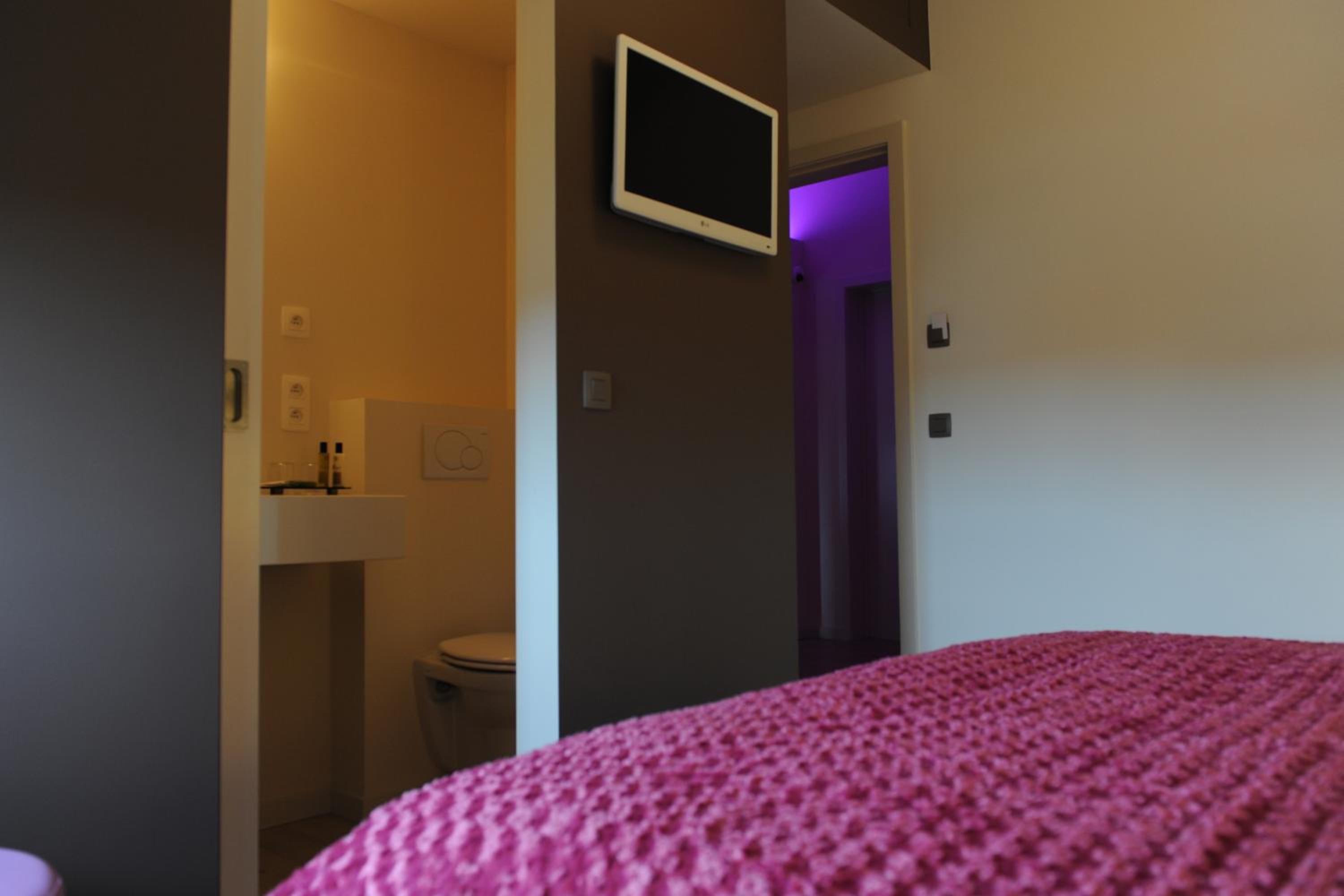 Standard Double Room photo 3