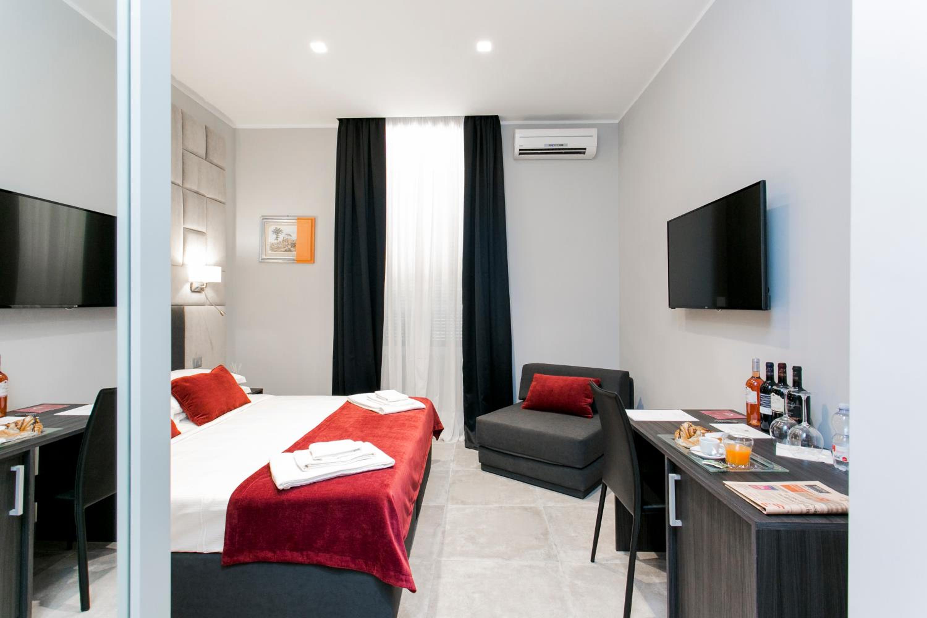 Superior Deluxe Double or Twin Room photo 2