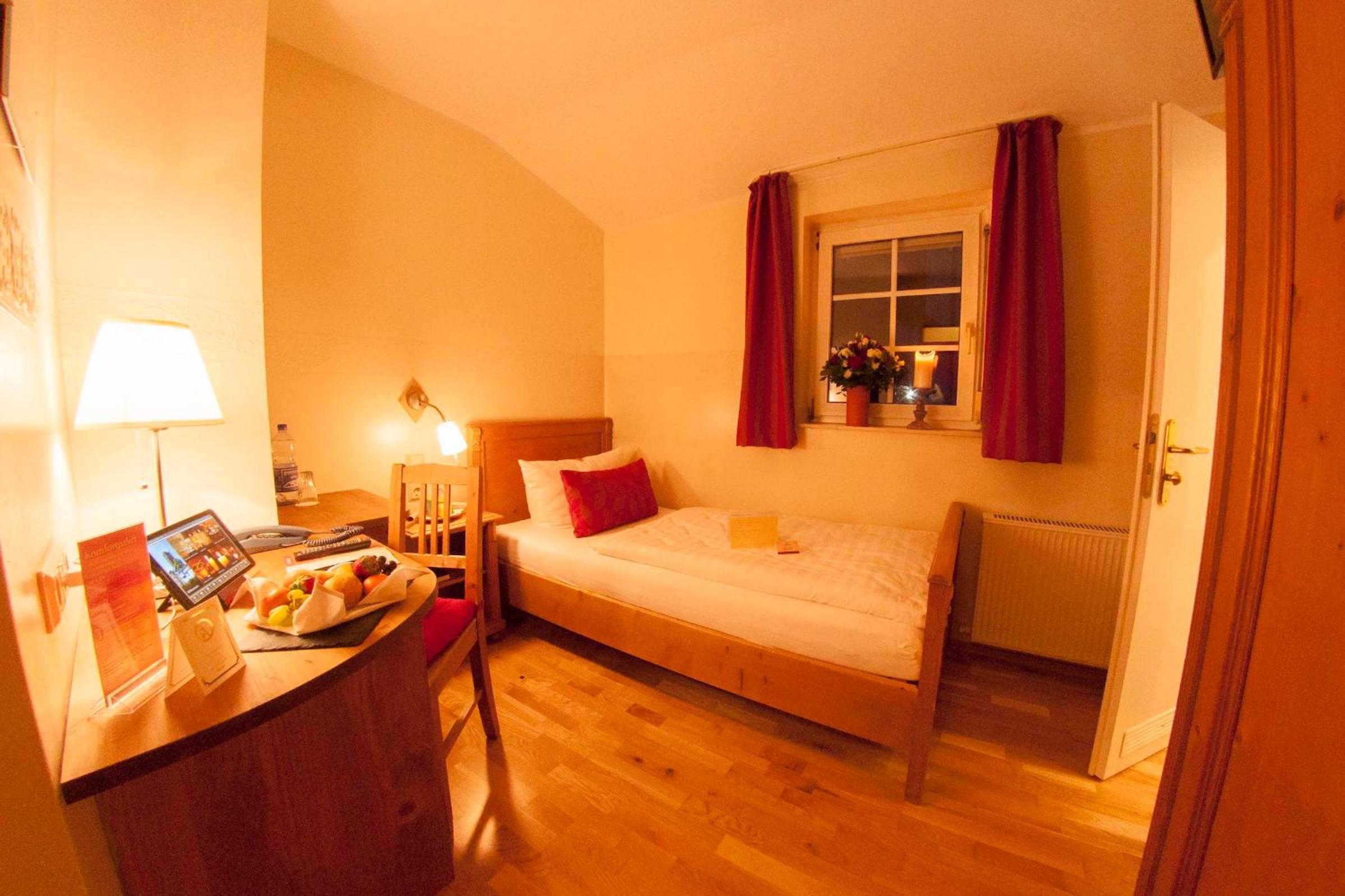 Small Single Room photo 1