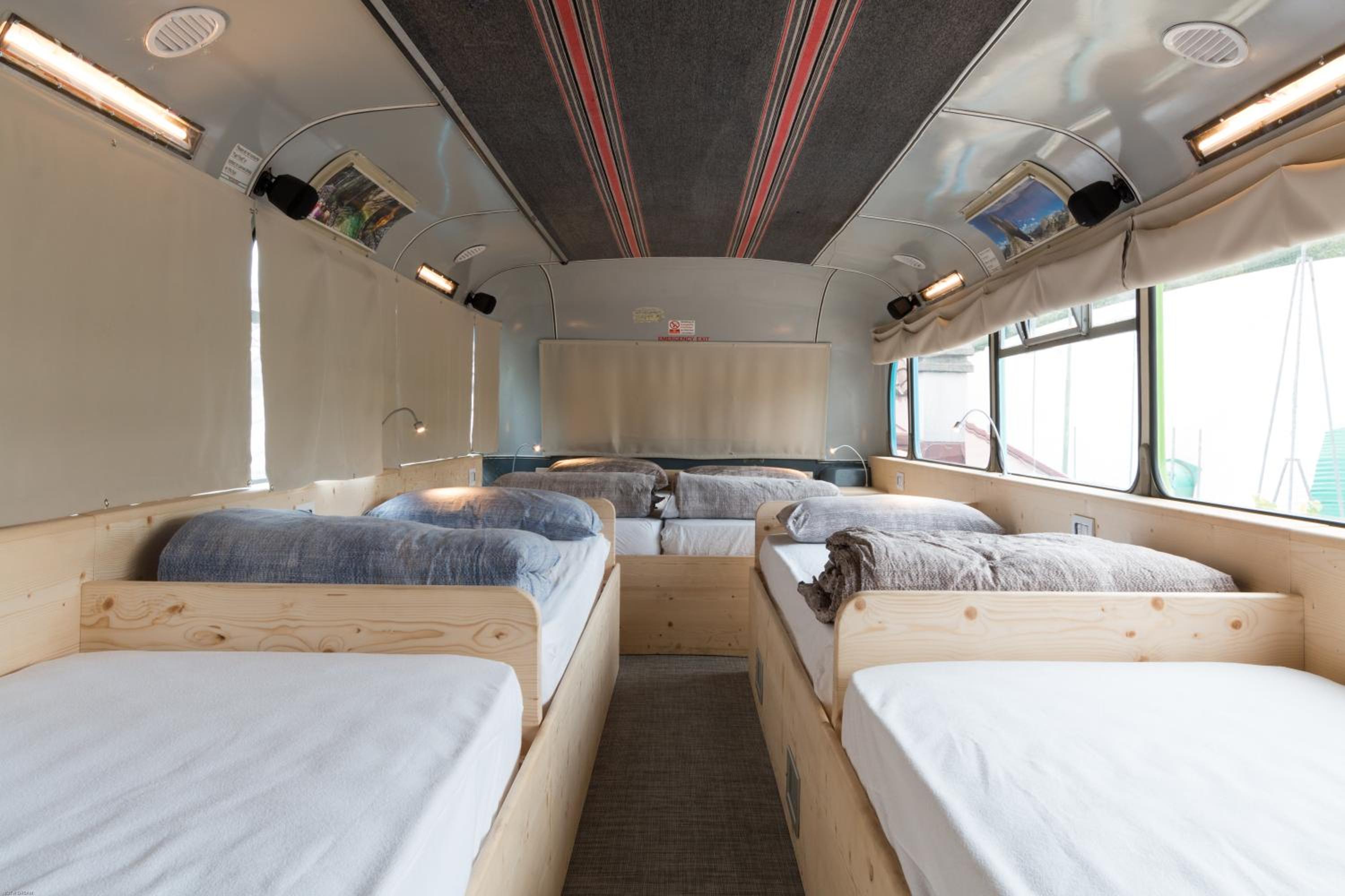 Room for 6 Adults - Split Level - Photo 6