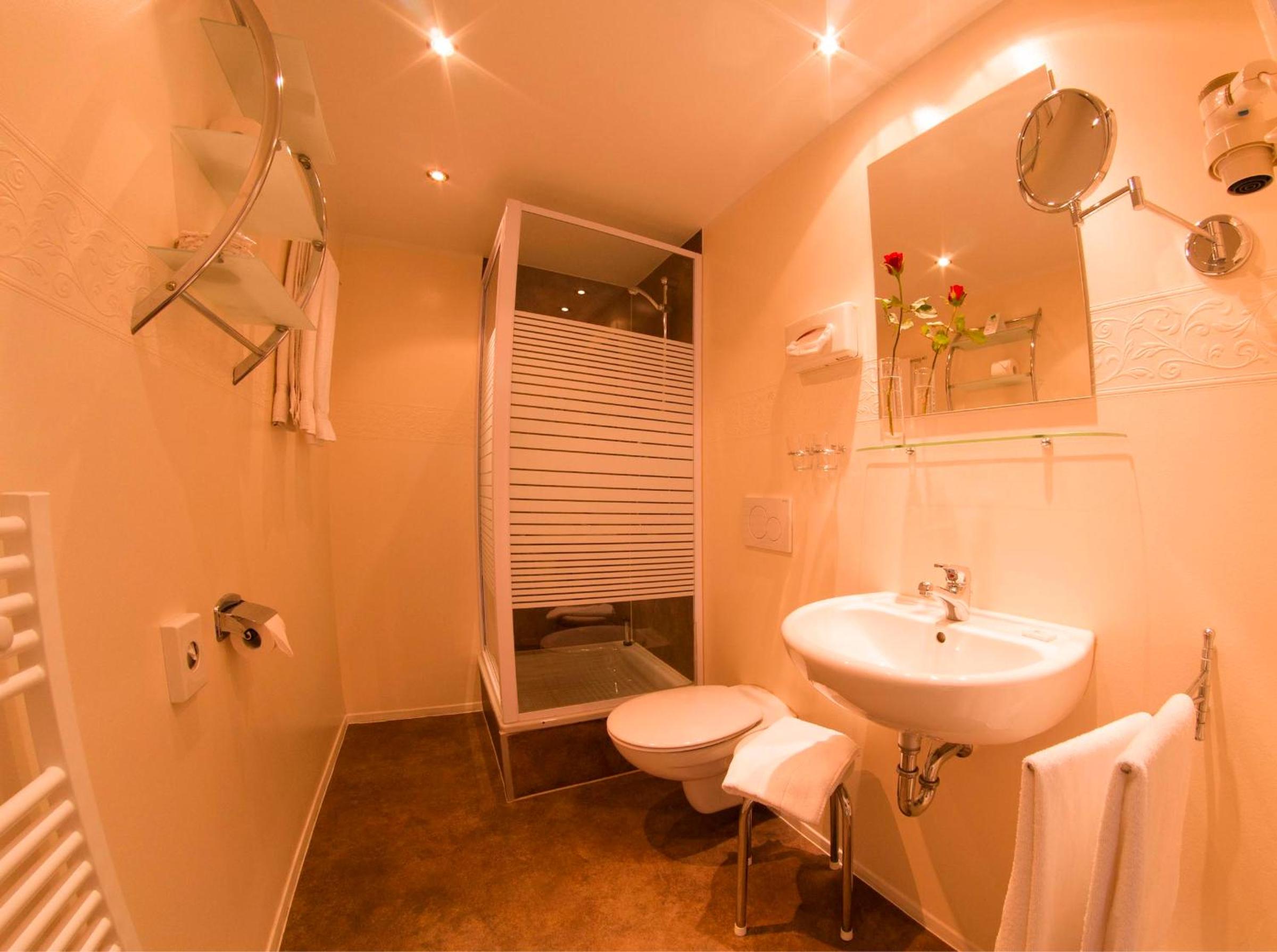 Double Room - Photo 5