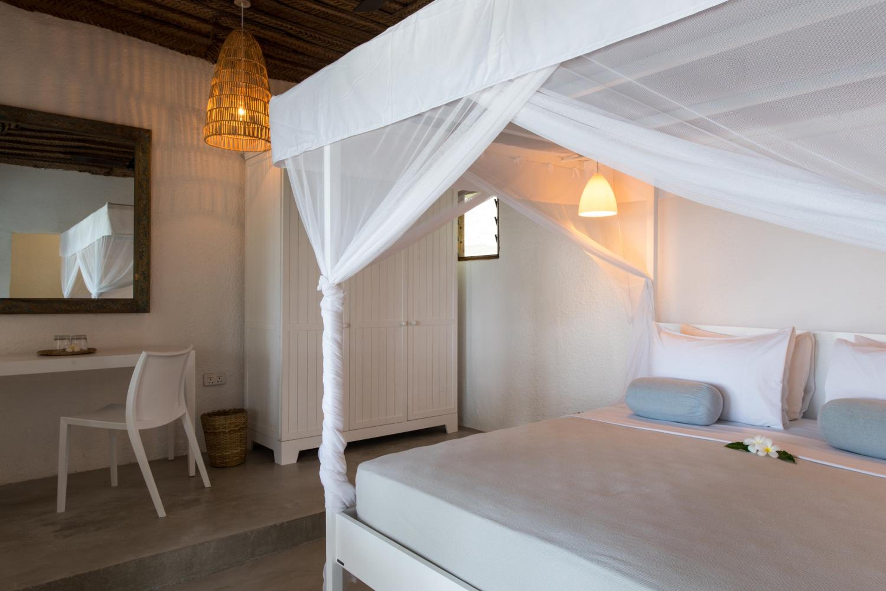 Deluxe Double Room with Side Sea View photo 1