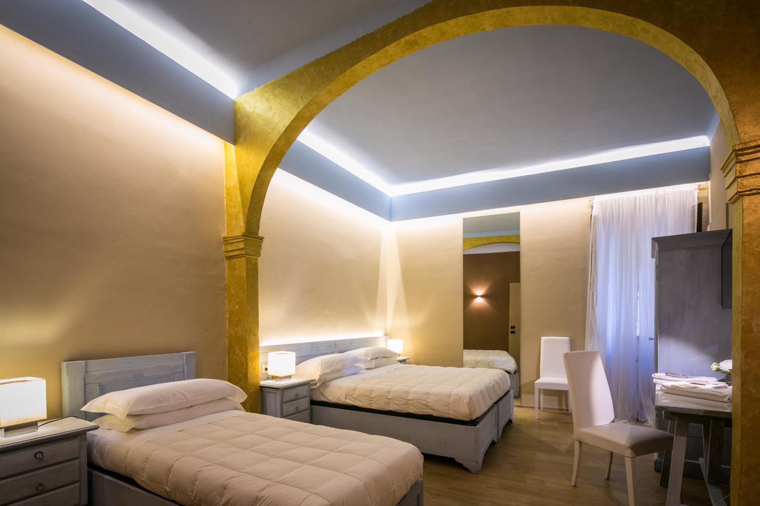 Triple Room with Private Bathroom - Photo 2