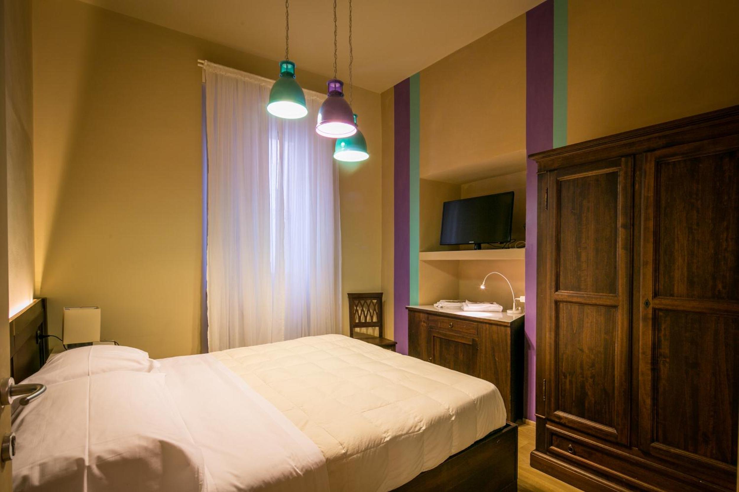 Quadruple Room with Private Bathroom - Photo 4