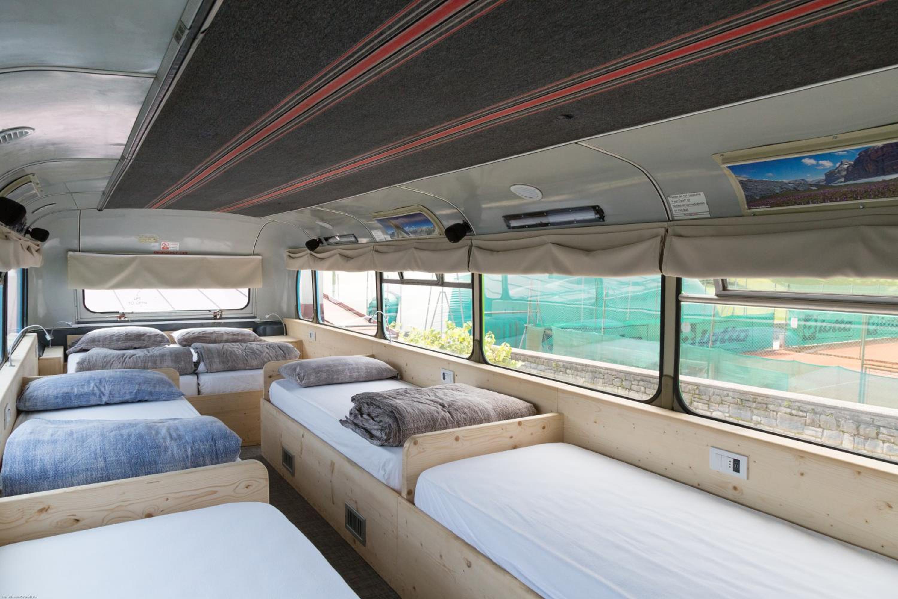 Room for 6 Adults - Split Level - Photo 4