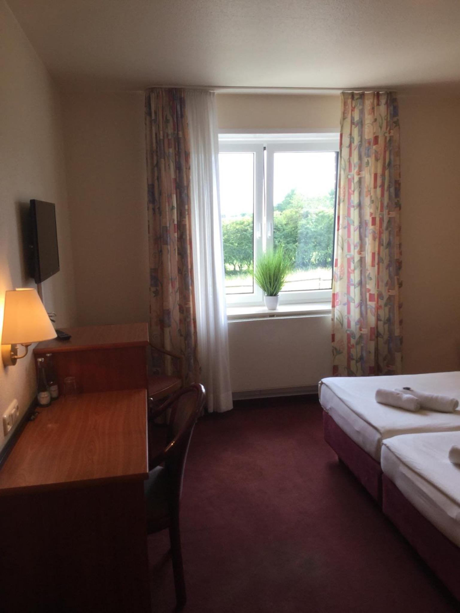 Double Room with Private Bathroom photo 2