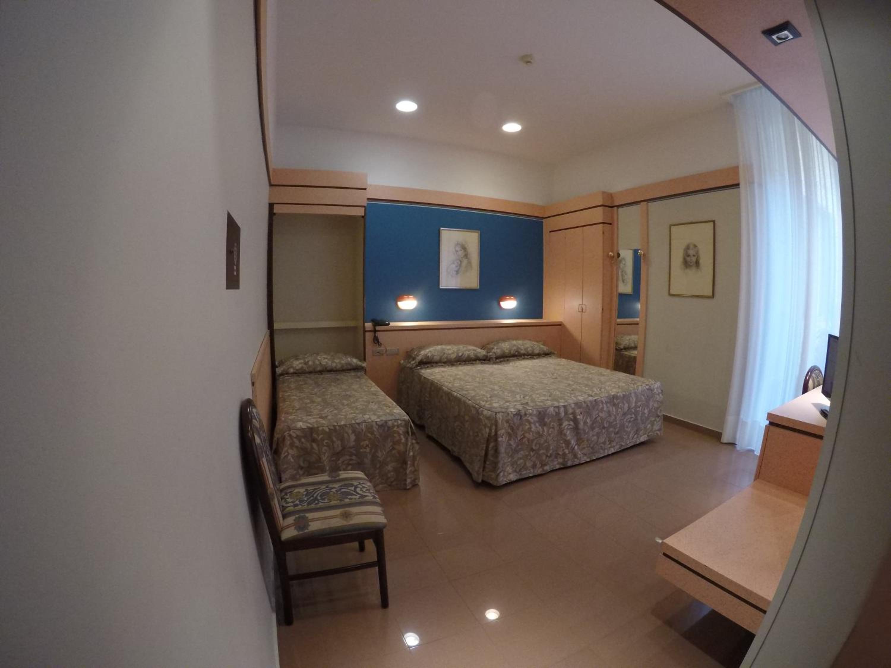 Standard Triple Room - Photo 3