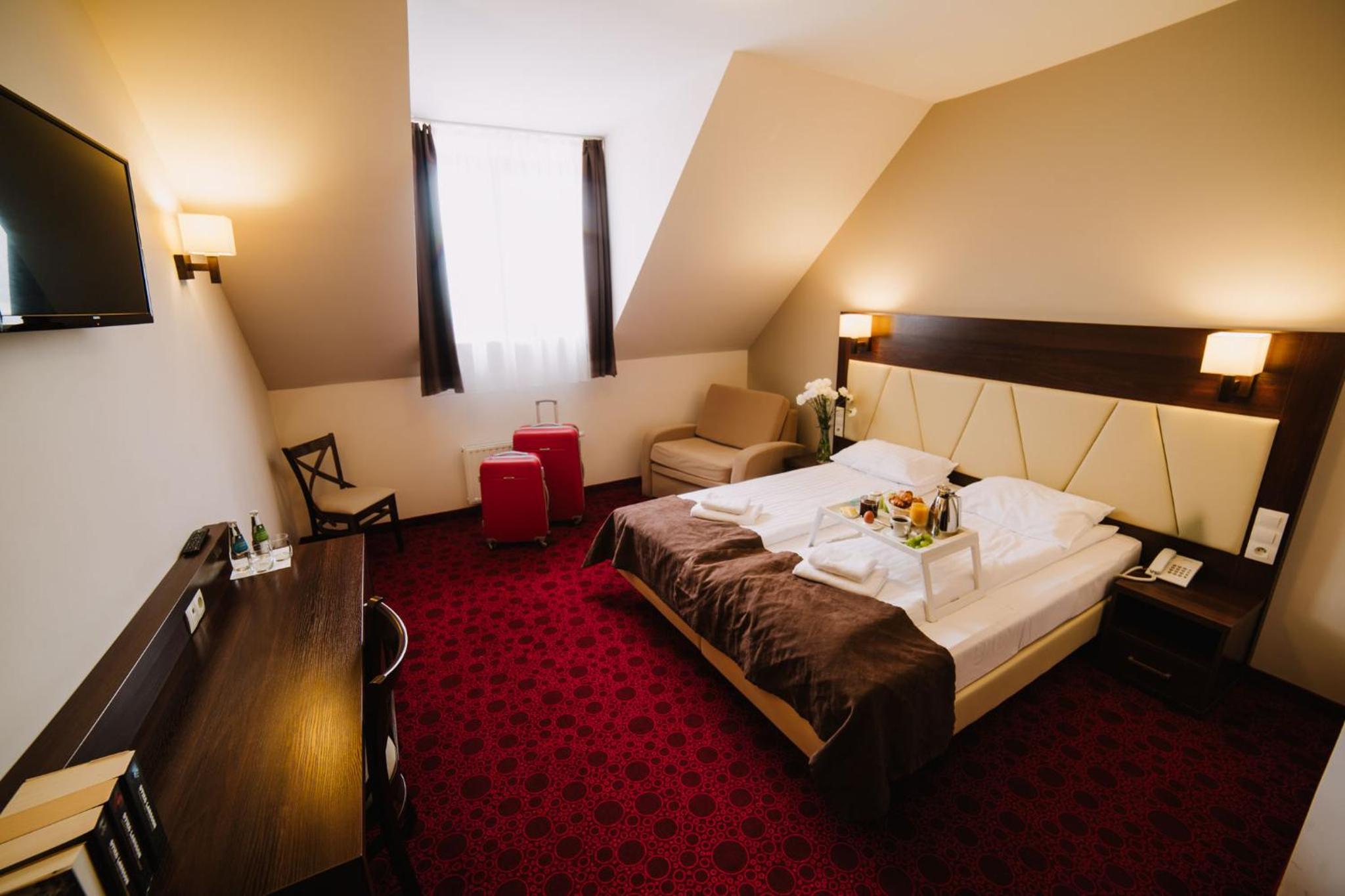 Double or Twin Room - Photo 1