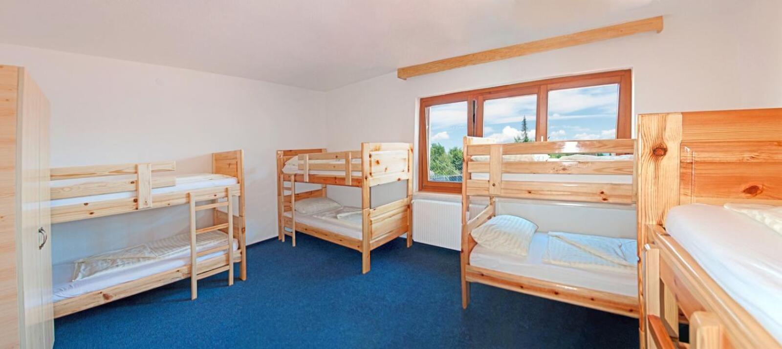 Bed in 8-Bed Dormitory Room with Shared Bathroom photo 2