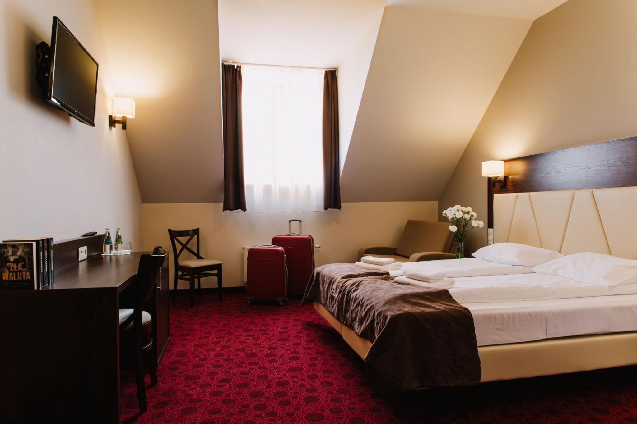 Double or Twin Room - Photo 2