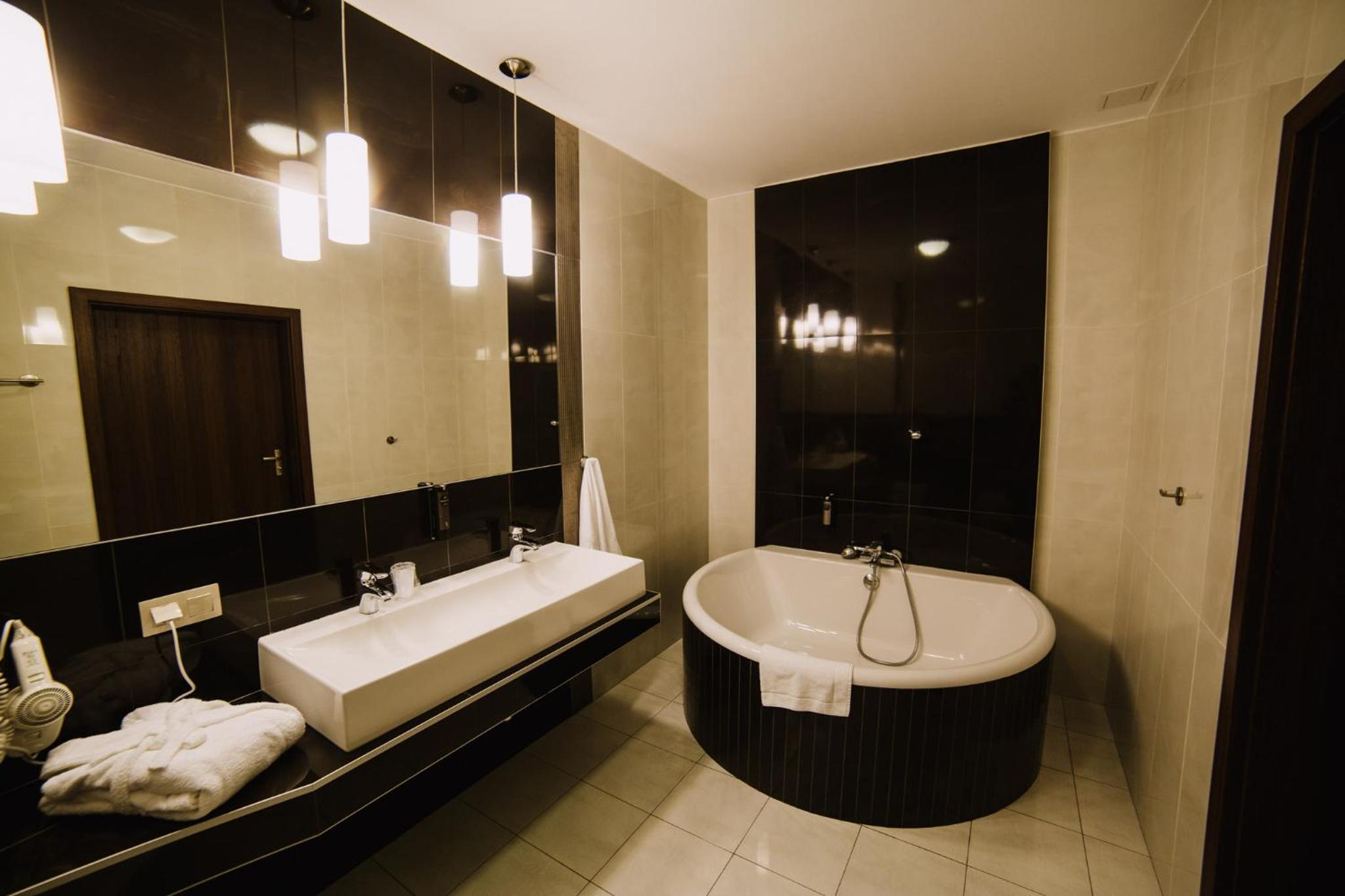 Suite - Photo 4