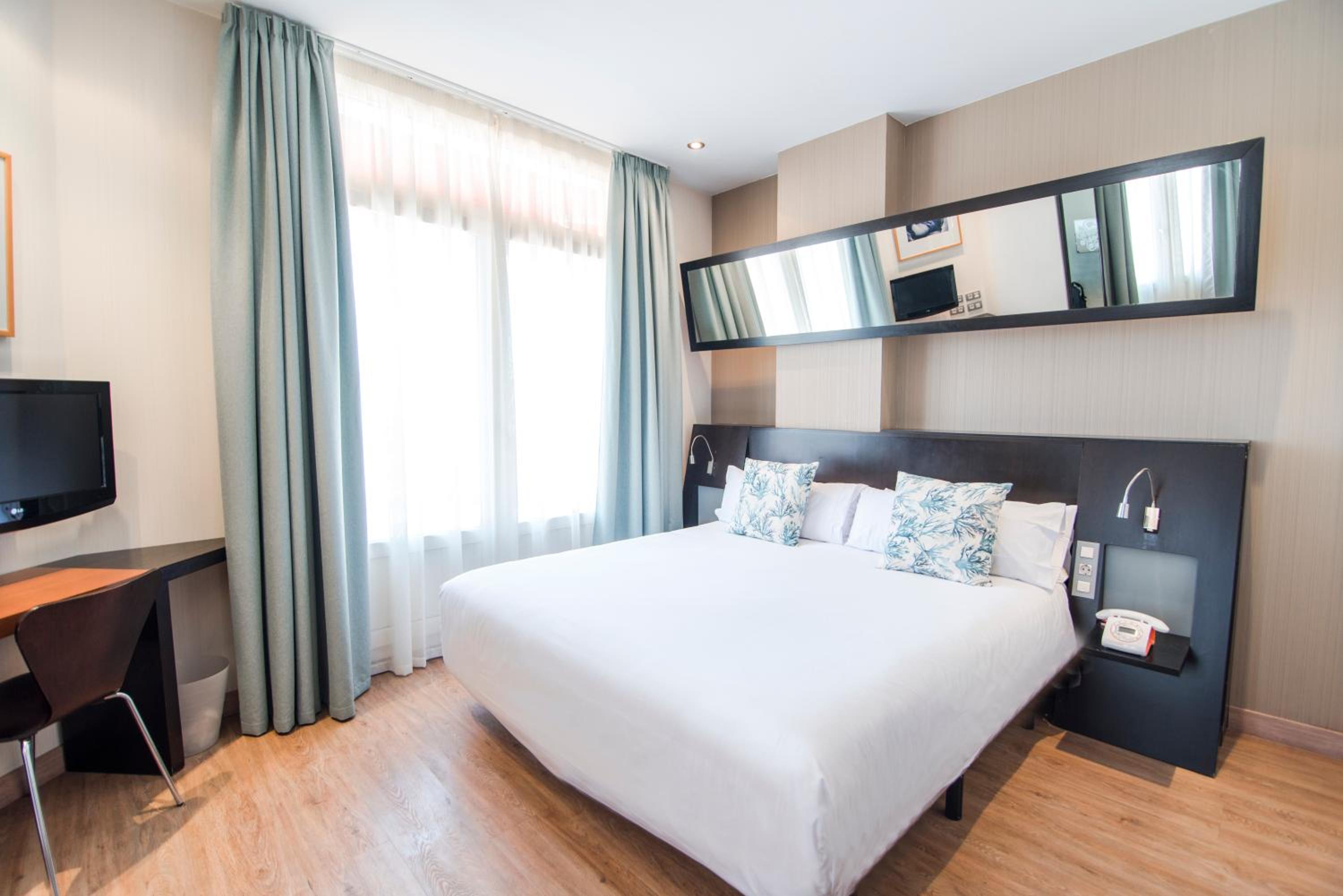 Double Room with Terrace - Photo 7