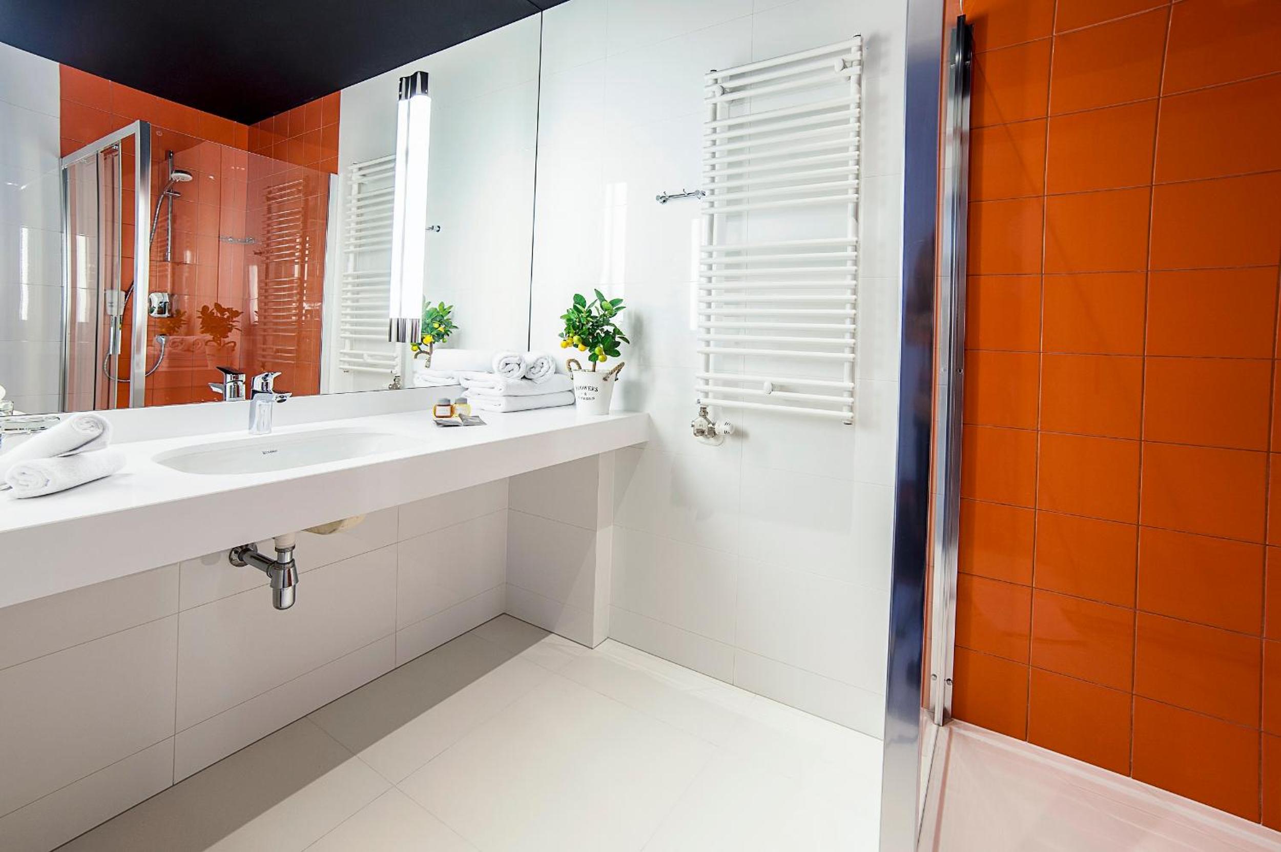 Standard Twin Room - Photo 2