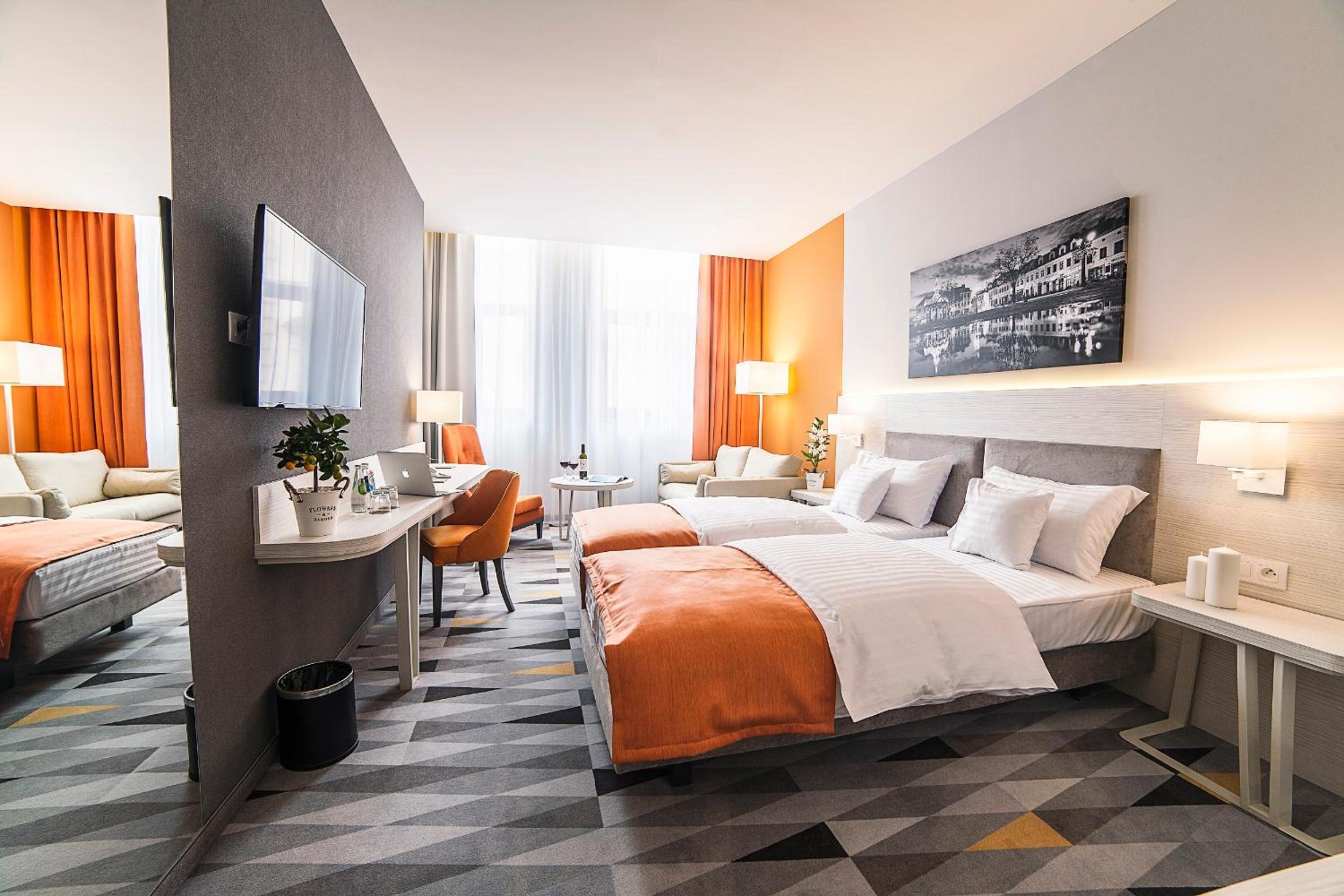 Standard Twin Room - Photo 3