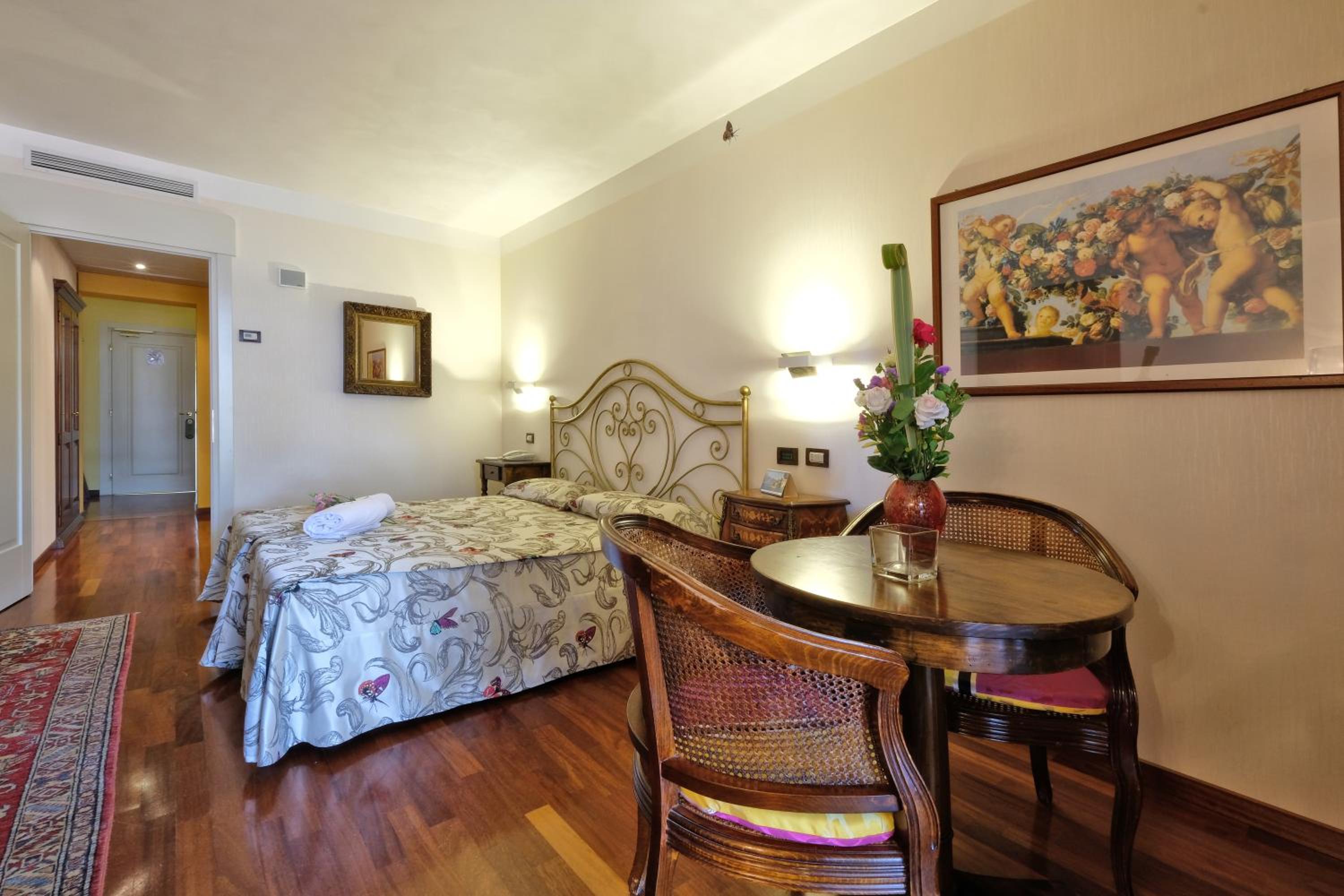 Junior Suite with Garden - Photo 1