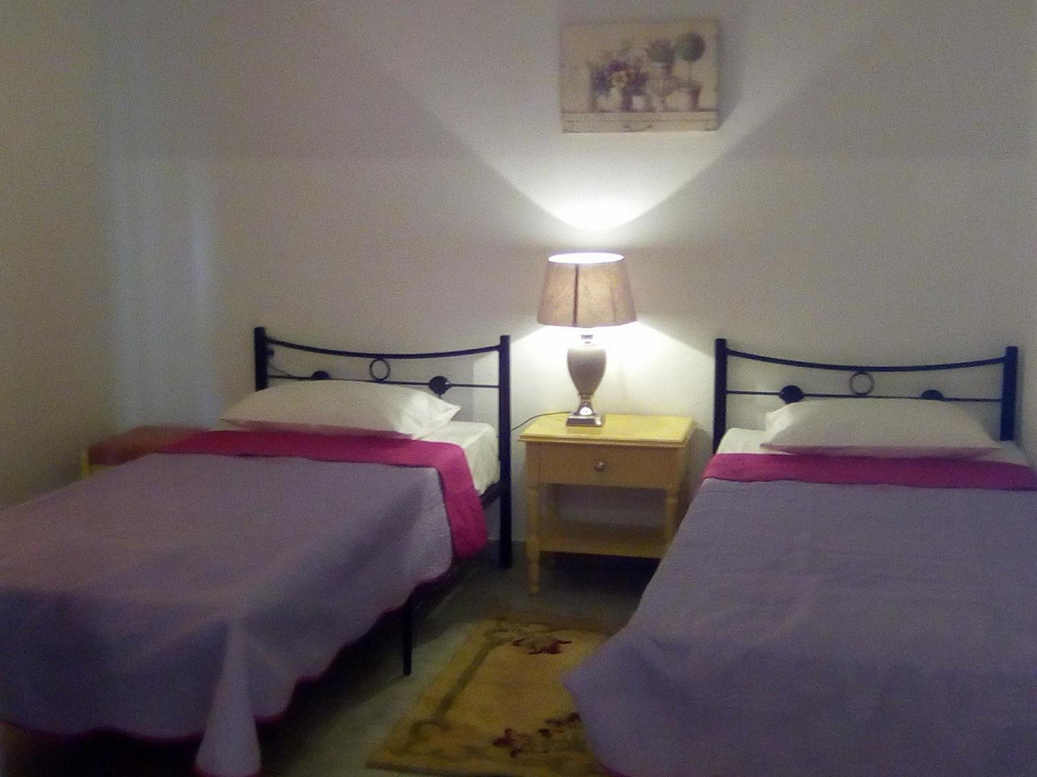 Twin Room - Photo 2