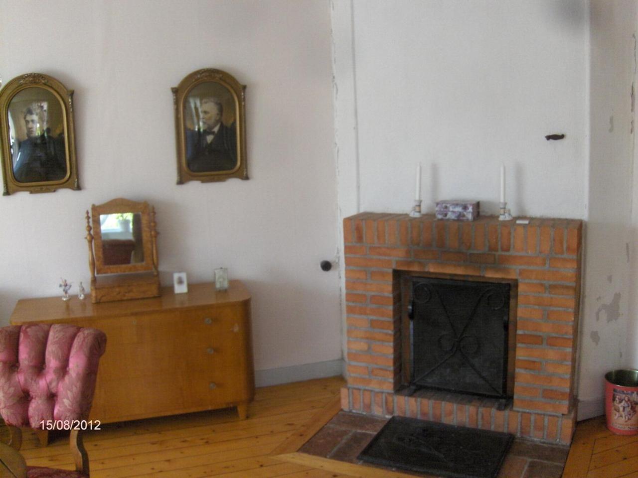 Double Room with Shared Bathroom - Annex photo 3