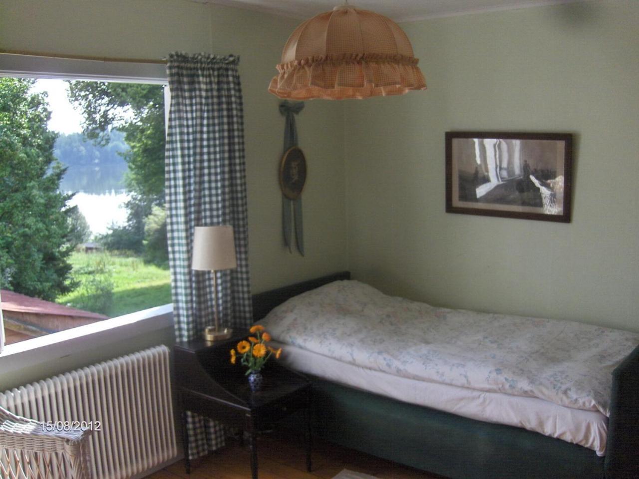 Single Room with Shared Bathroom - Annex photo 2