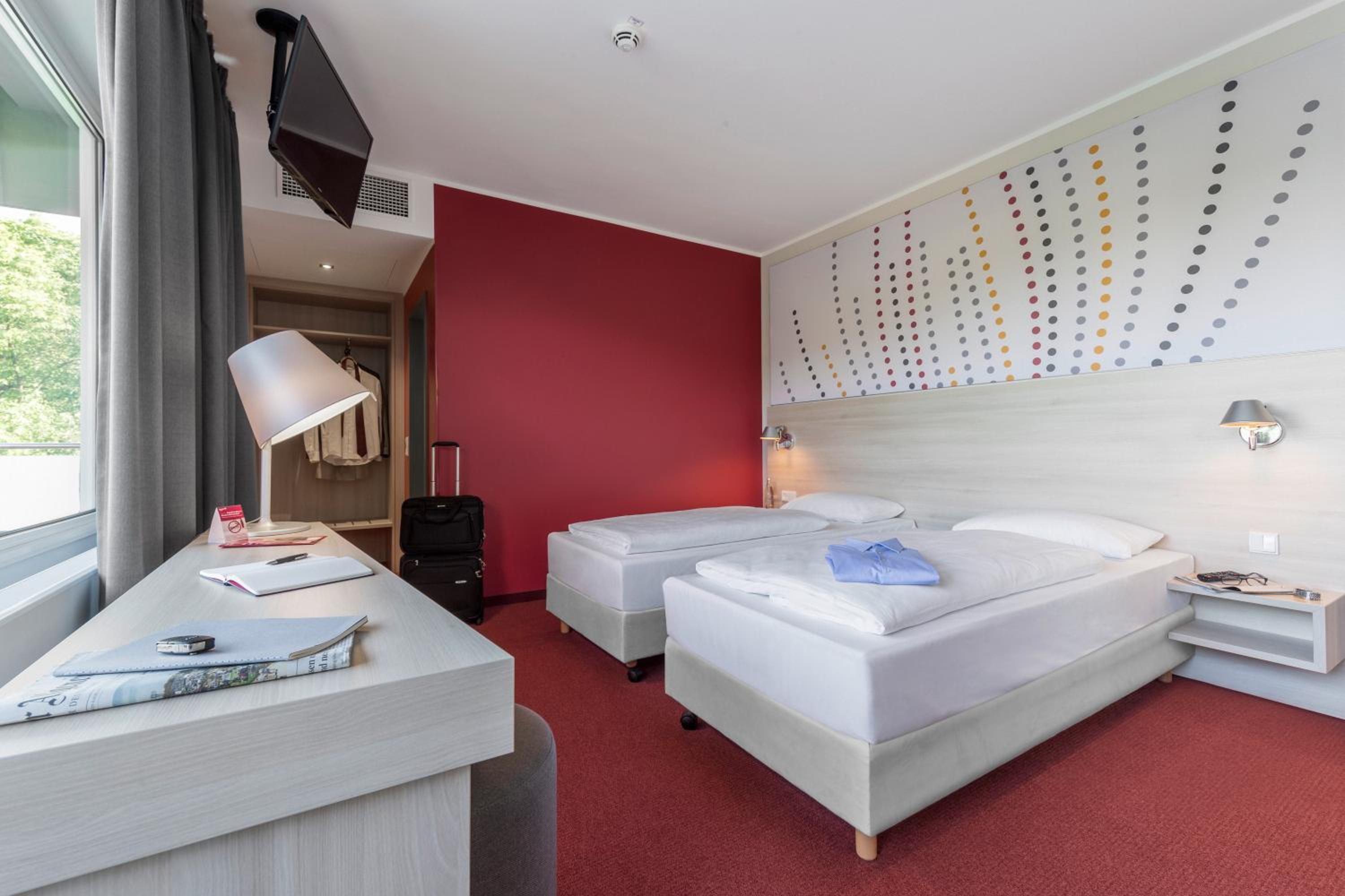 Single Room with Lake View photo 2