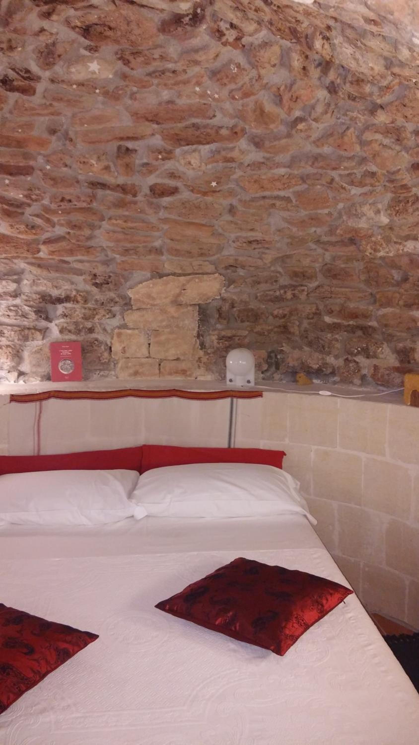 One-Bedroom Apartment - Photo 31