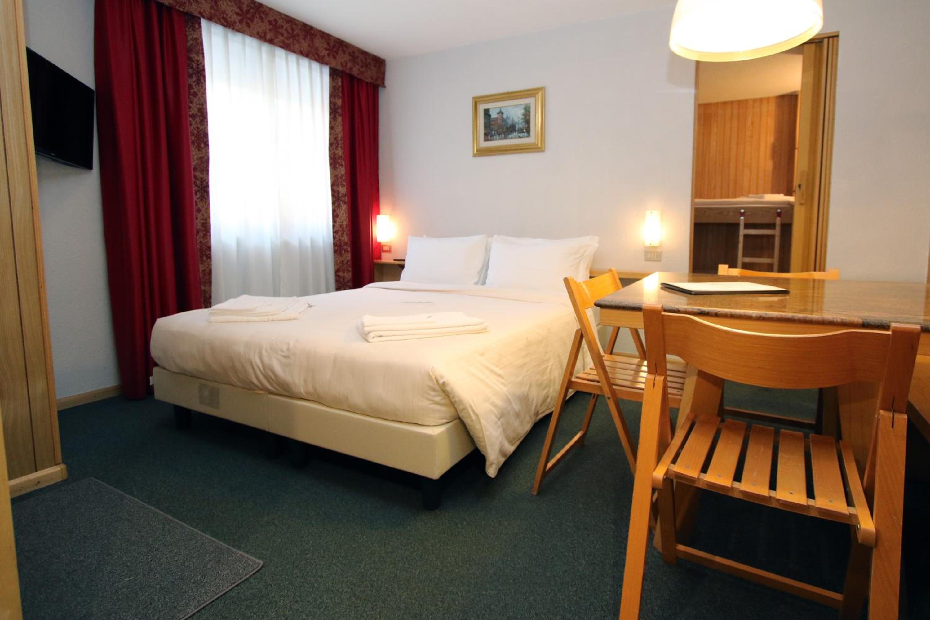 One-Bedroom Apartment (2 Adults + 2 Children) photo 2