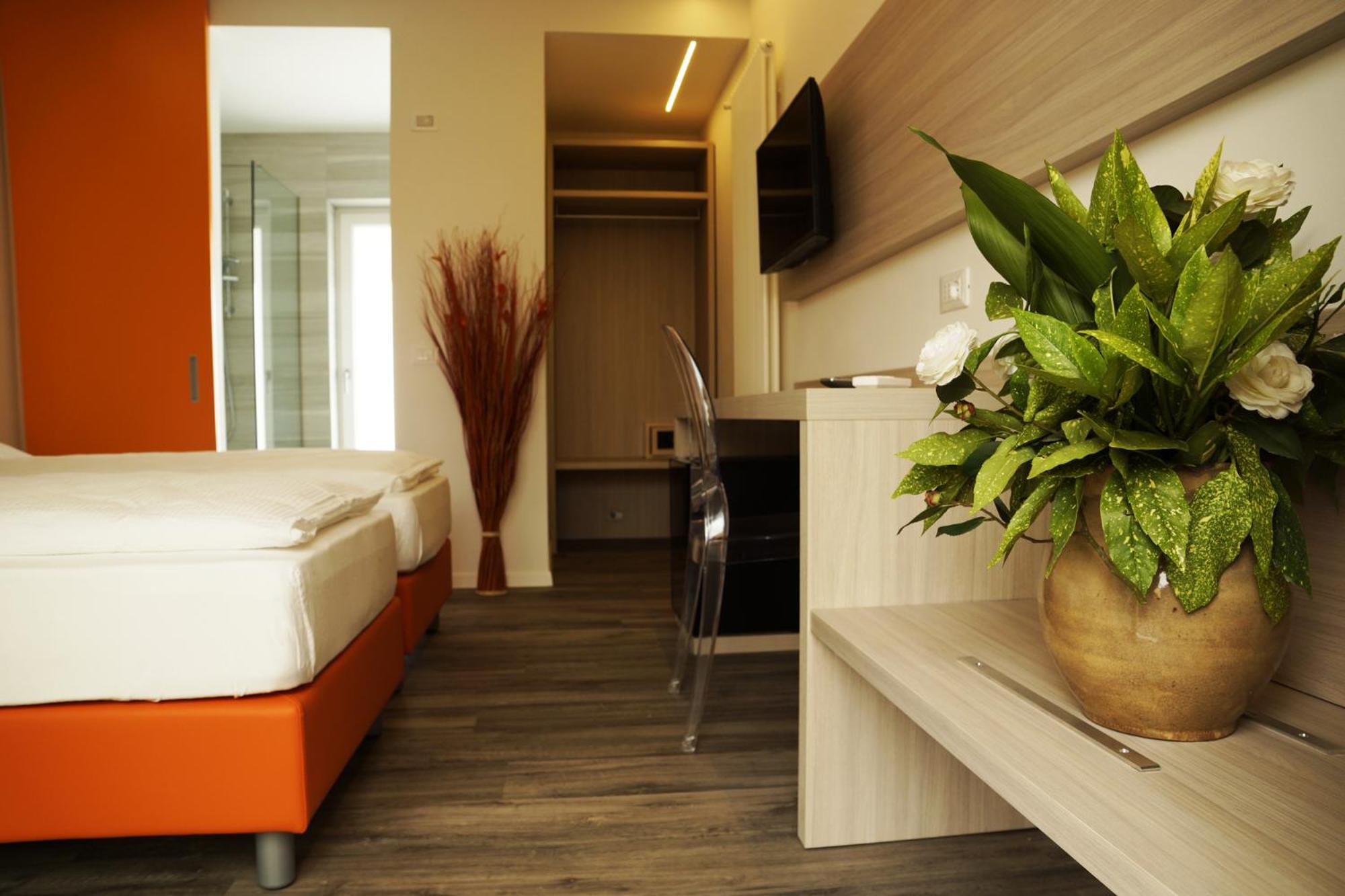 King Room with Spa Bath - Photo 11