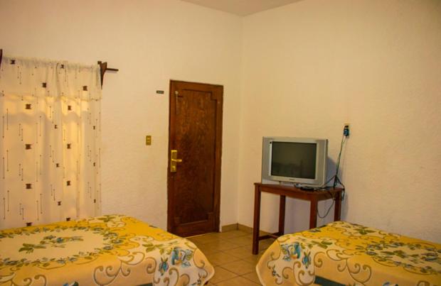 Standard Twin Room photo 2