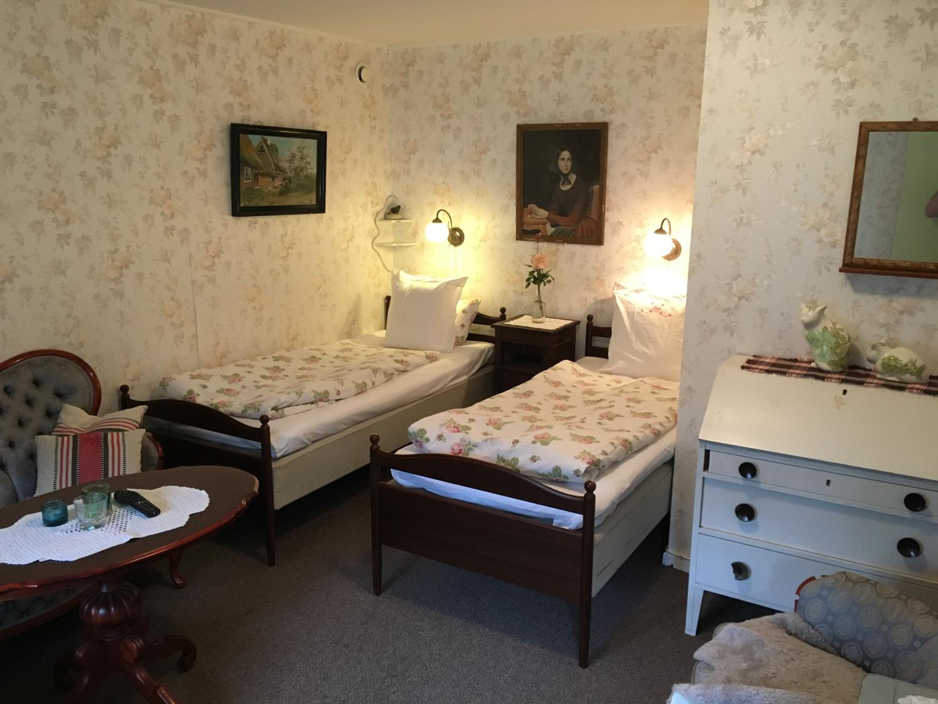 Double or Twin Room with Pool View photo 3