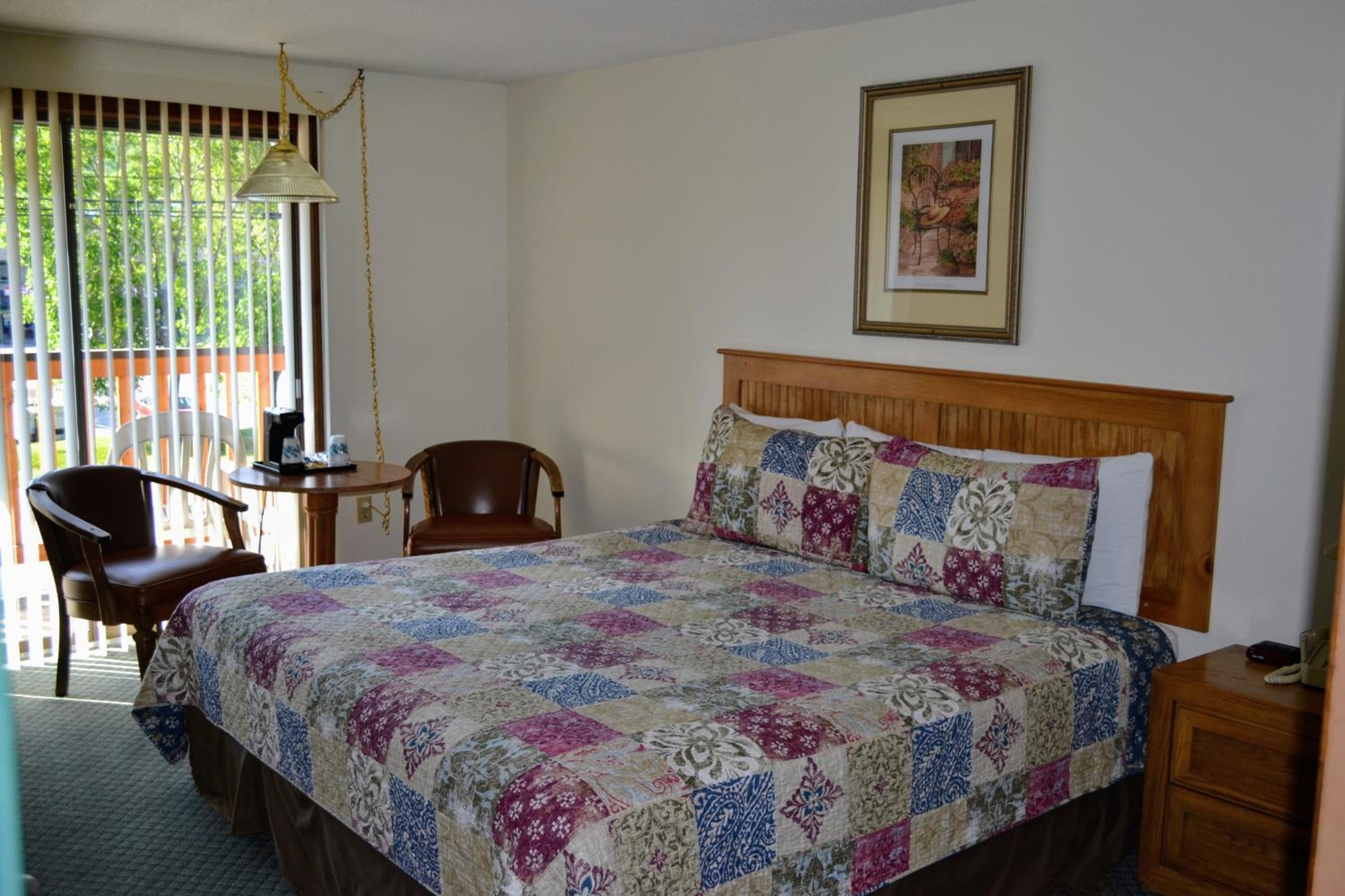 King Room with Balcony photo 2