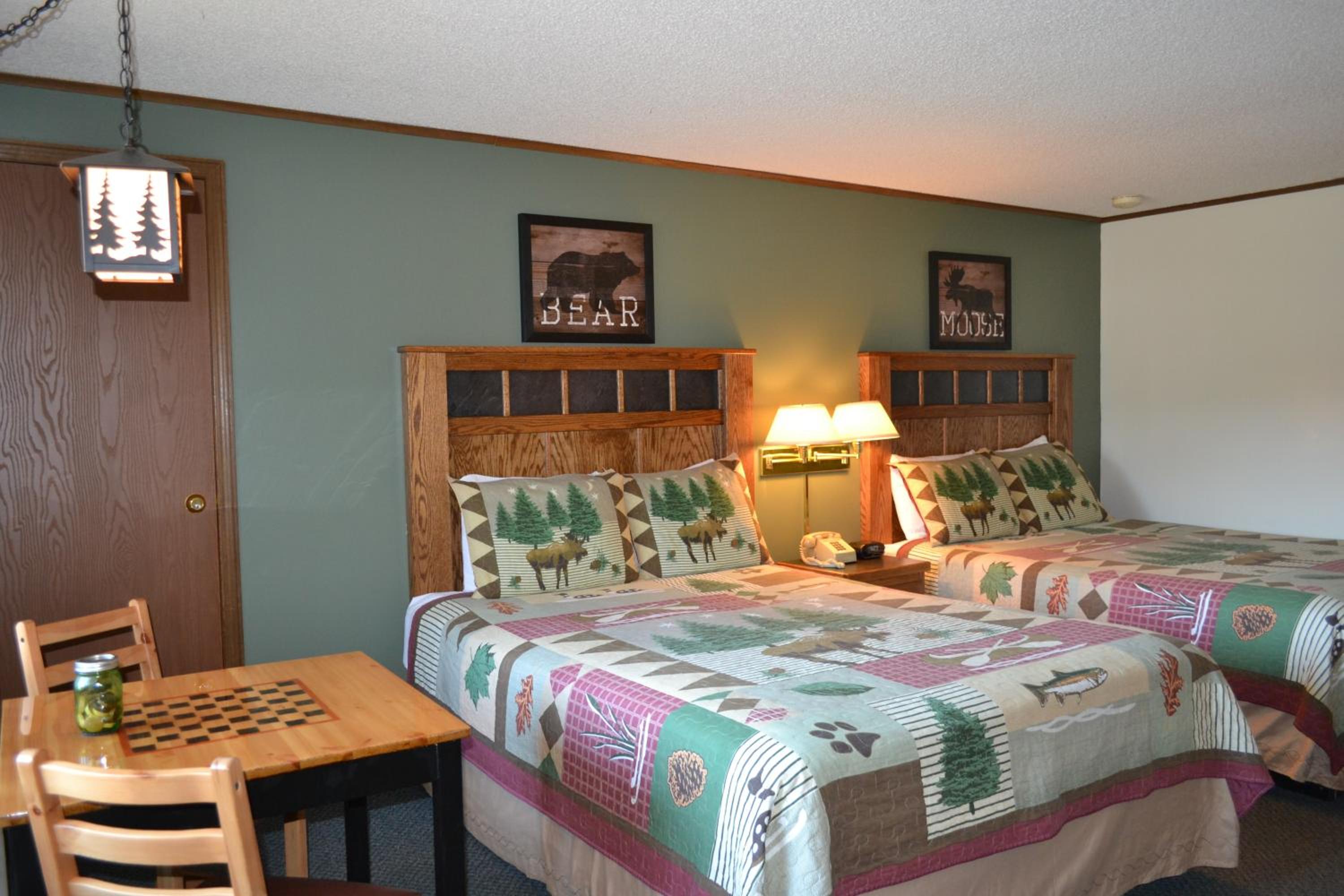 Deluxe Room with Two Queen Beds photo 1