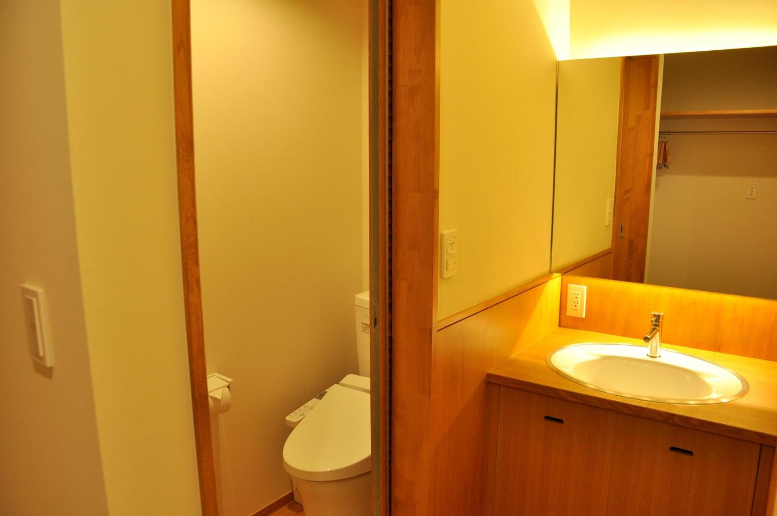 Twin Room with Shared Bathroom photo 3