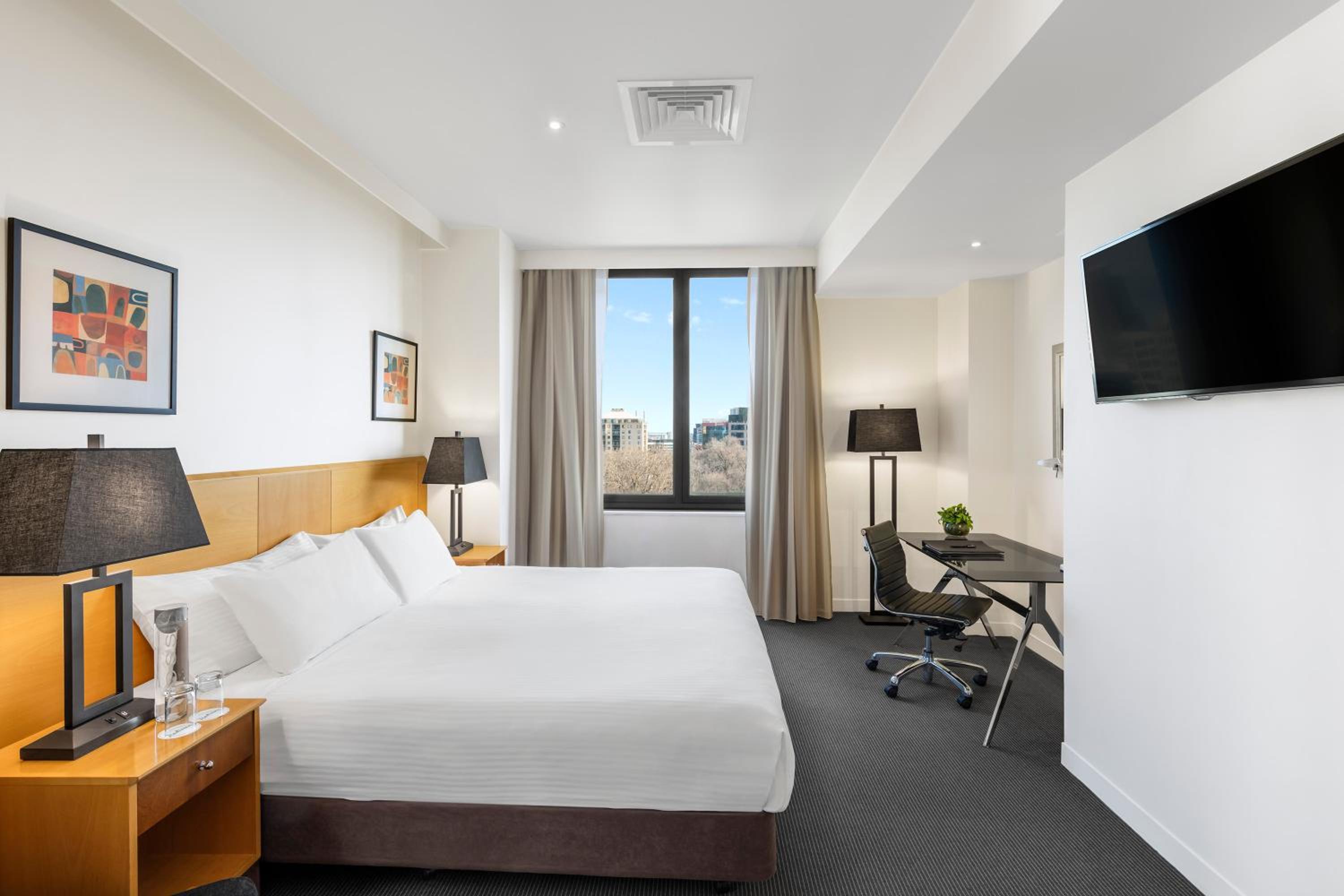 Superior Room with Park View - Photo 4