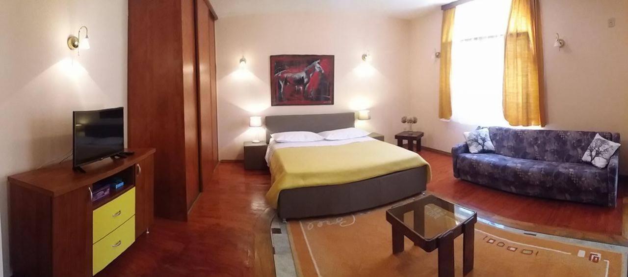 Deluxe Double Room with Extra Bed