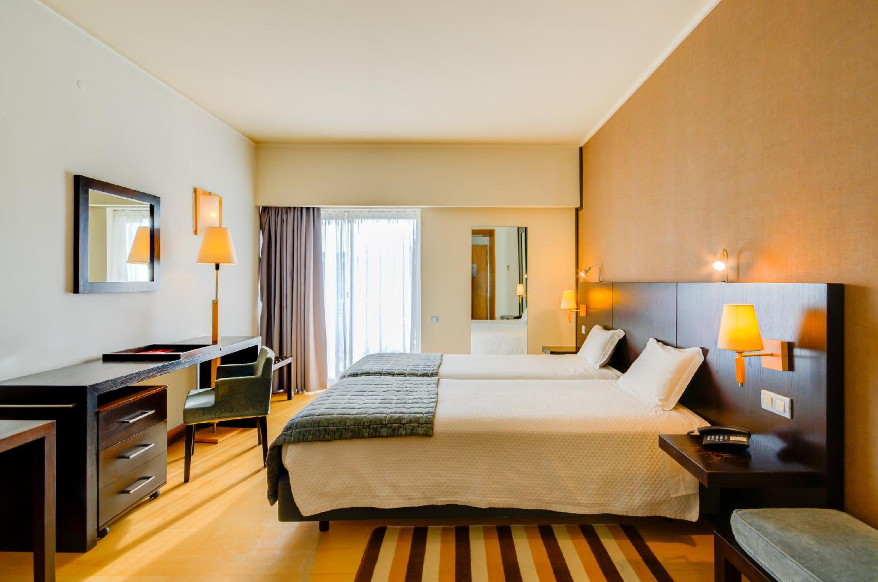 Standard Twin Room - Photo 13