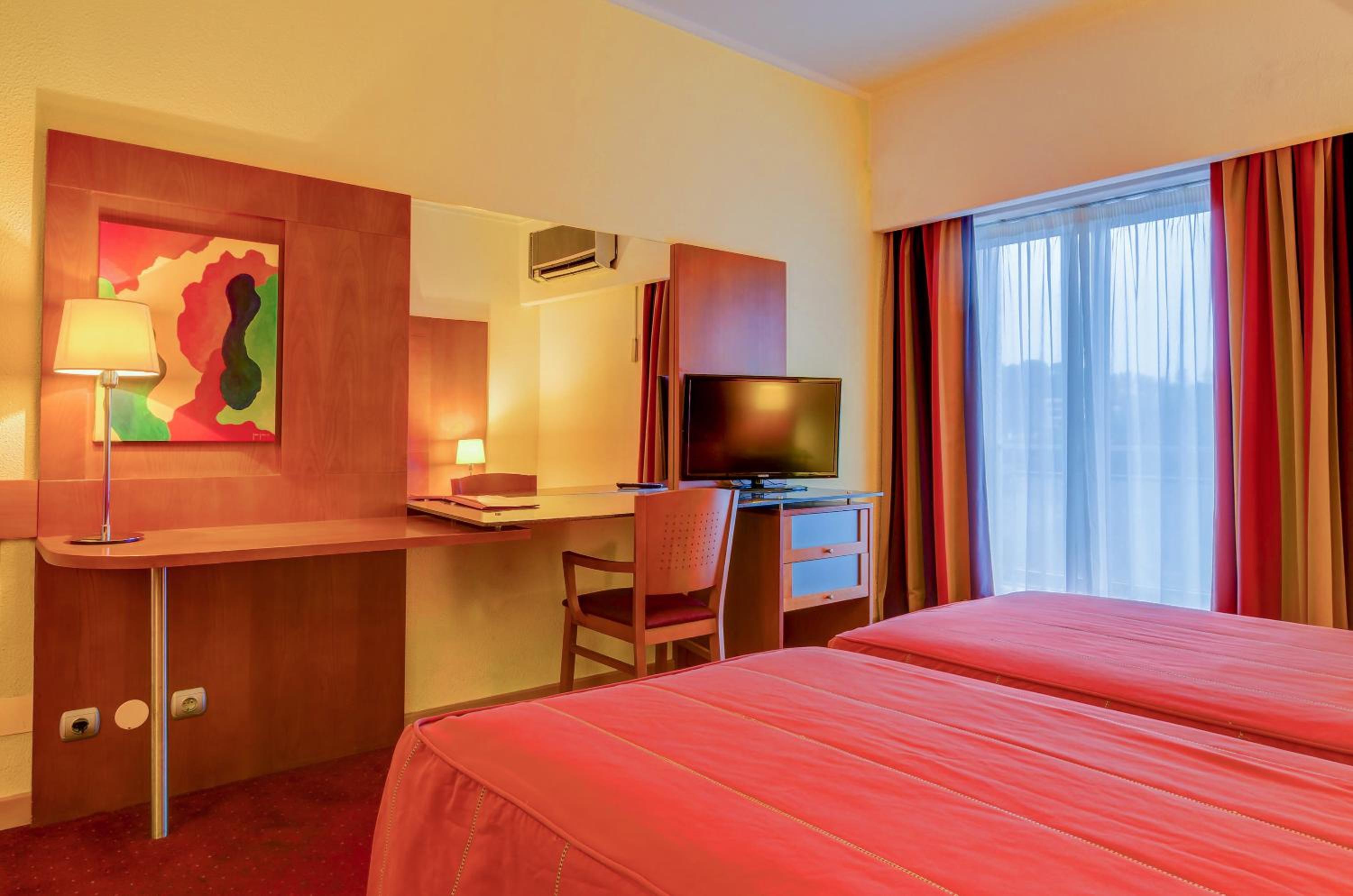 Standard Twin Room - Photo 18