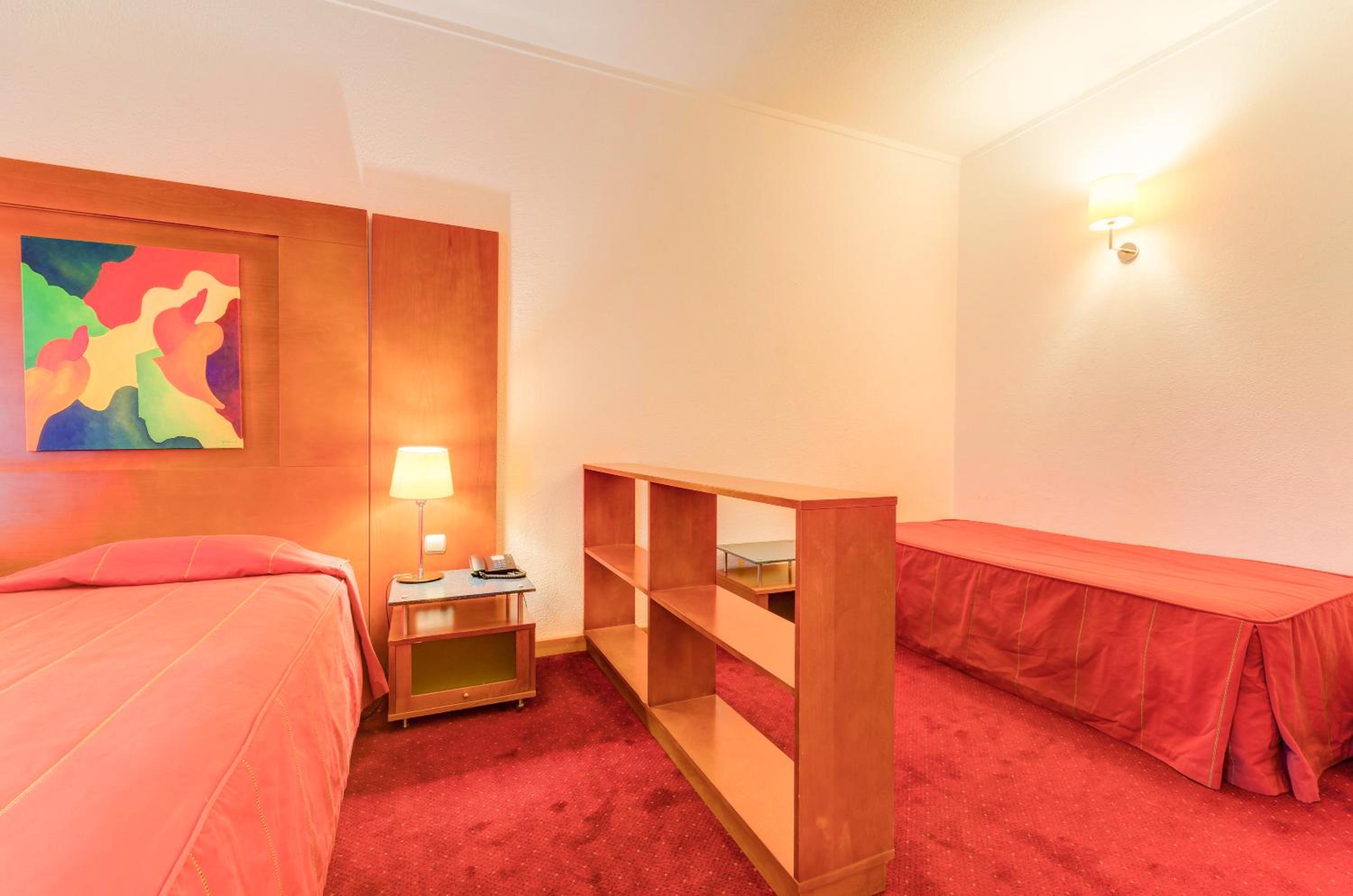 Standard Triple Room - Photo 4