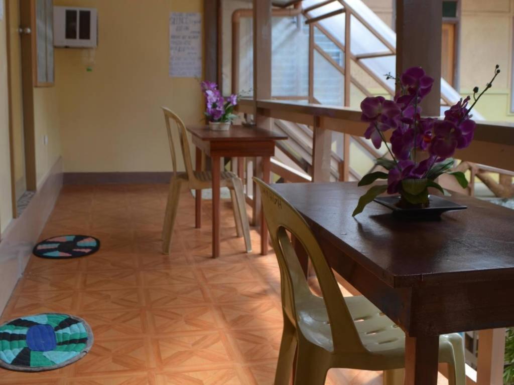 Quadruple Room with Private Bathroom - Photo 1