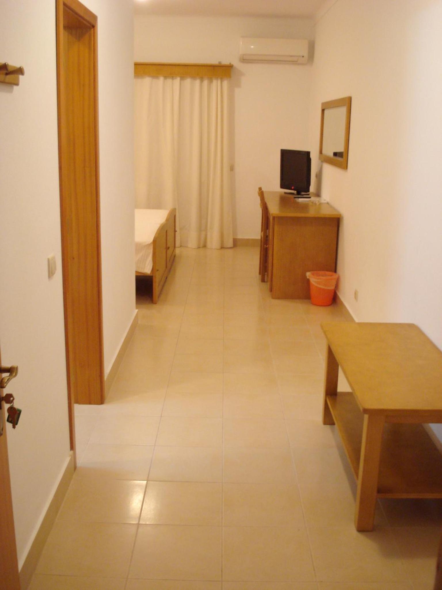Twin Room with Balcony photo 3
