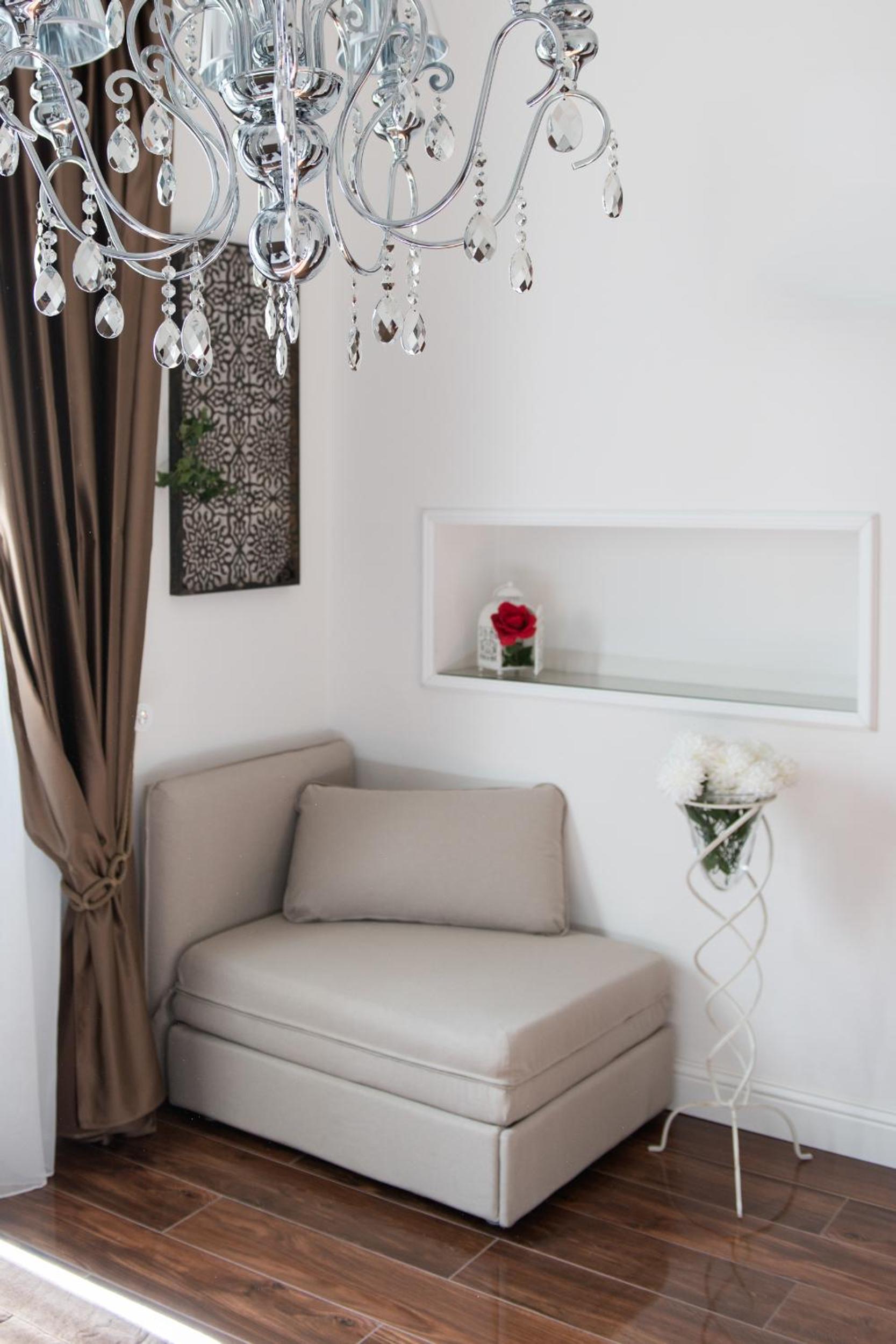 Deluxe Double Room (2 Adults + 1 Child) photo 1